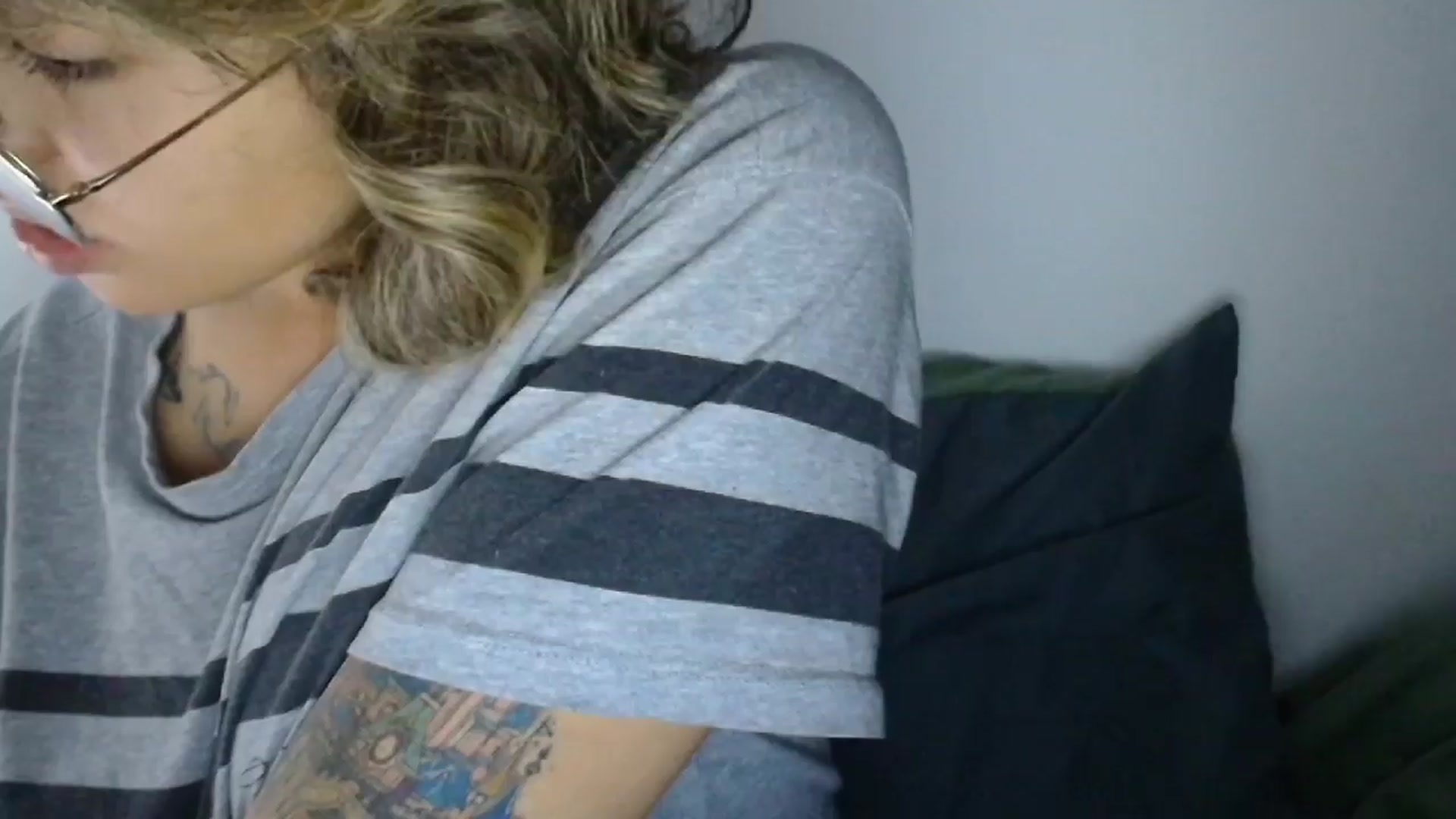 Gallery image thumbnail from RiversideCA's myfreecams stream on, 04/03/2024, 05:14 image 6 of 20