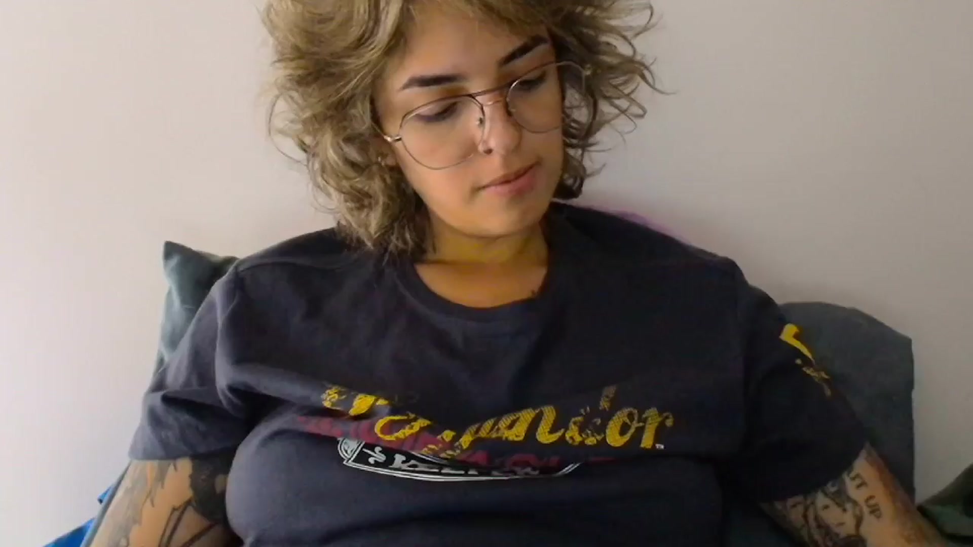Gallery image thumbnail from RiversideCA's myfreecams stream on, 04/06/2024, 16:39 image 20 of 20