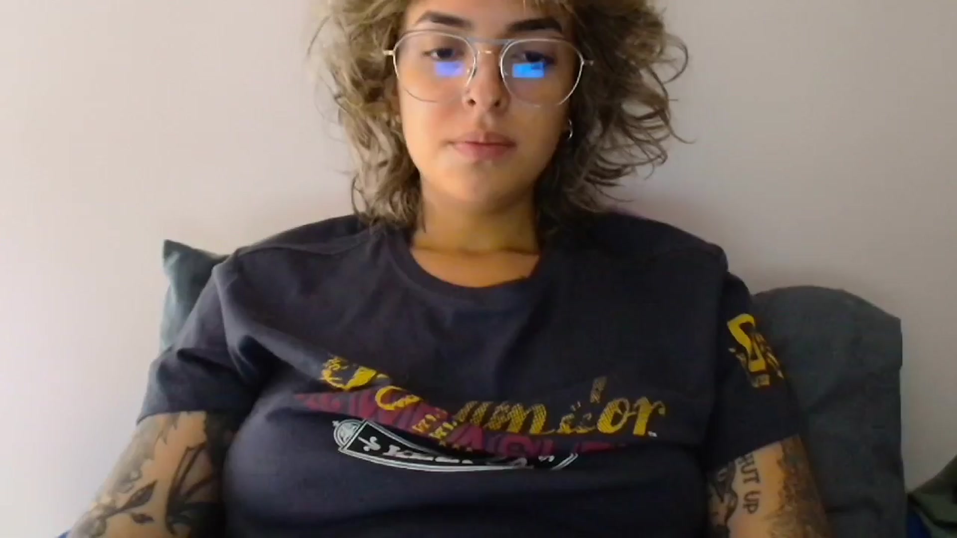 Gallery image thumbnail from RiversideCA's myfreecams stream on, 04/06/2024, 16:39 image 19 of 20