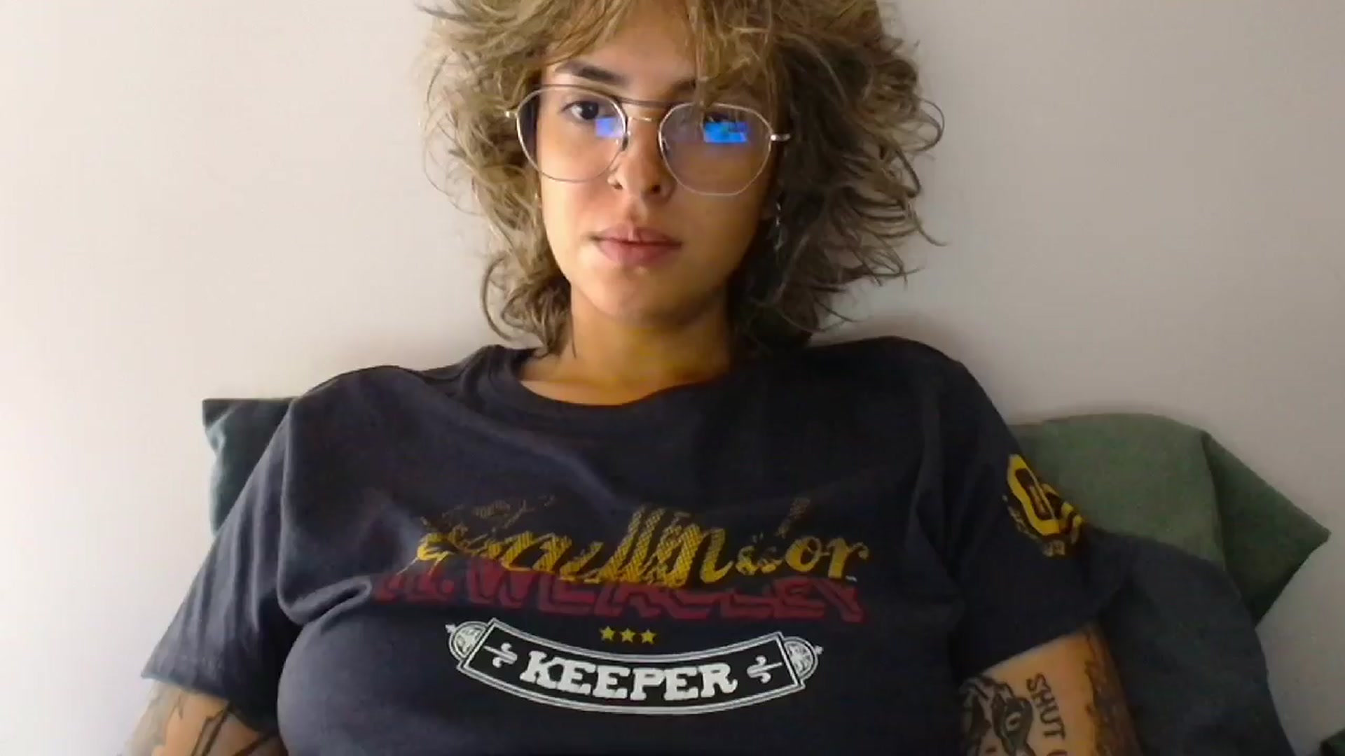 Gallery image thumbnail from RiversideCA's myfreecams stream on, 04/06/2024, 16:39 image 8 of 20