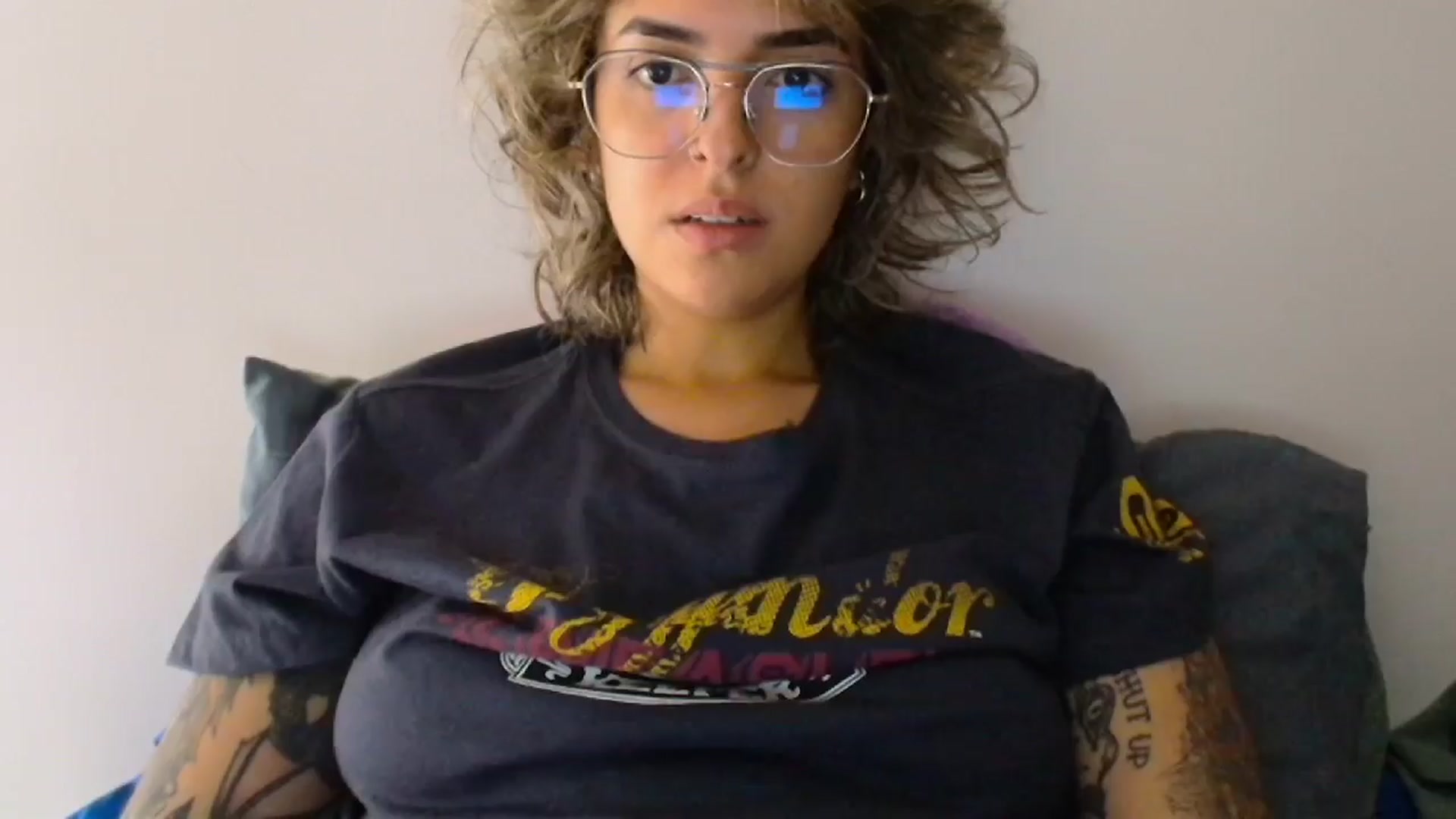 Gallery image thumbnail from RiversideCA's myfreecams stream on, 04/06/2024, 17:11 image 1 of 20