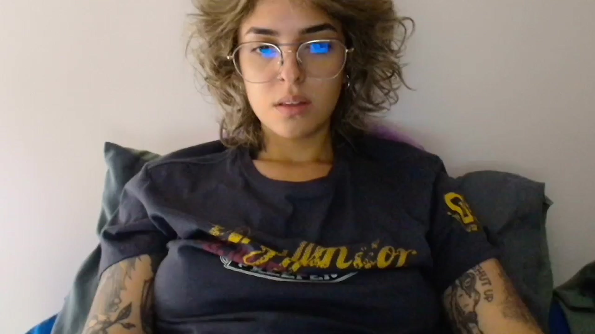 Gallery image thumbnail from RiversideCA's myfreecams stream on, 04/06/2024, 17:11 image 15 of 20
