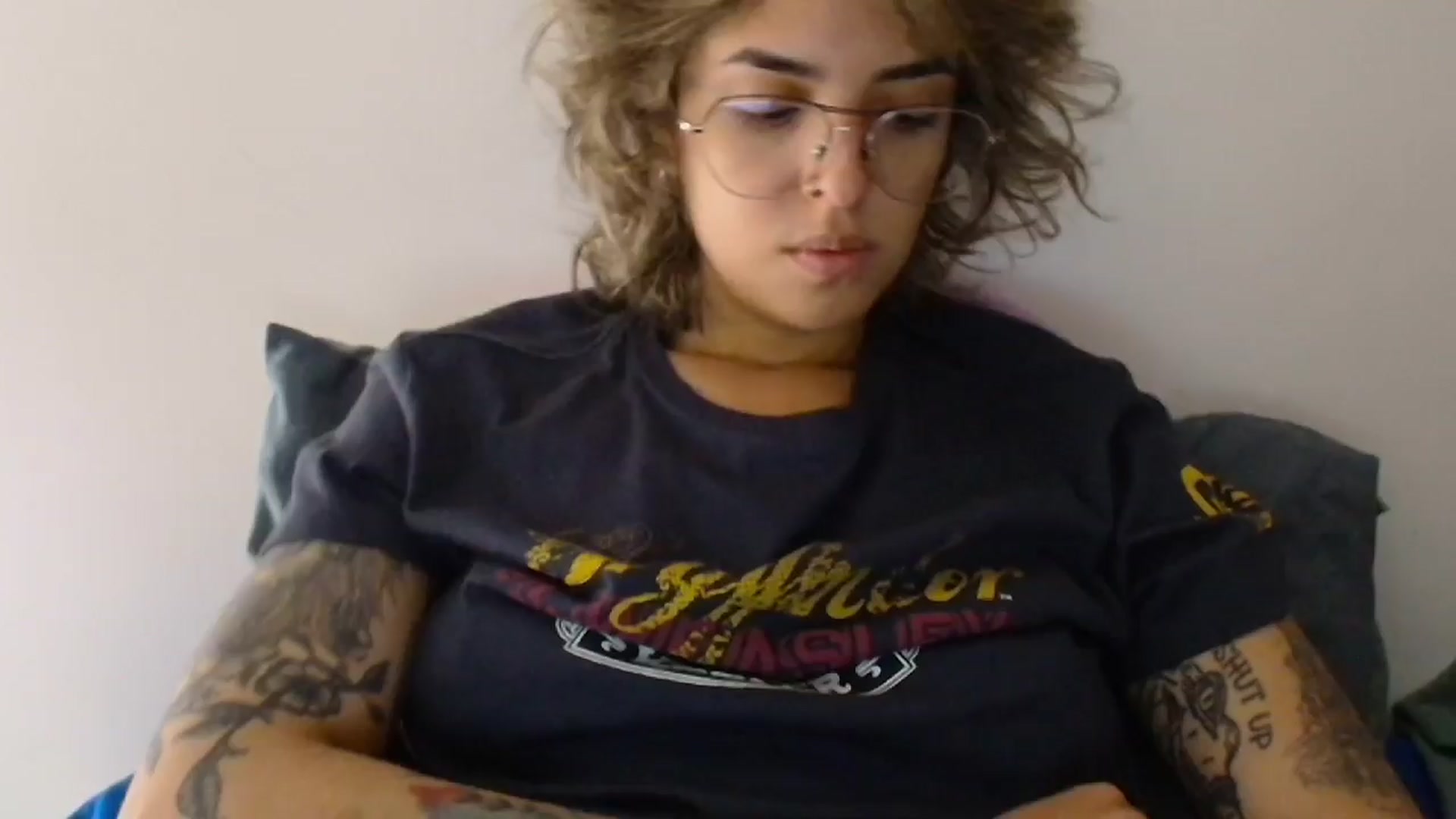 Gallery image thumbnail from RiversideCA's myfreecams stream on, 04/06/2024, 17:11 image 5 of 20