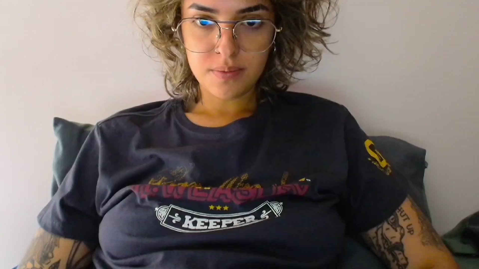 Gallery image thumbnail from RiversideCA's myfreecams stream on, 04/06/2024, 17:11 image 17 of 20