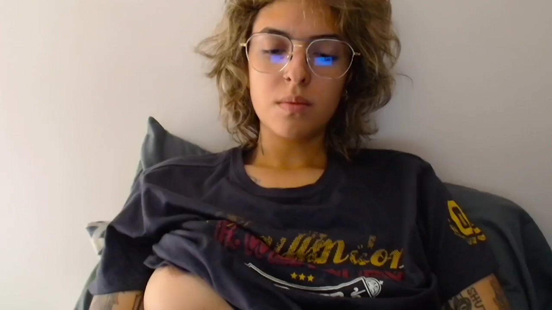Gallery image thumbnail from RiversideCA's myfreecams stream on, 04/07/2024, 17:03 image 10 of 20