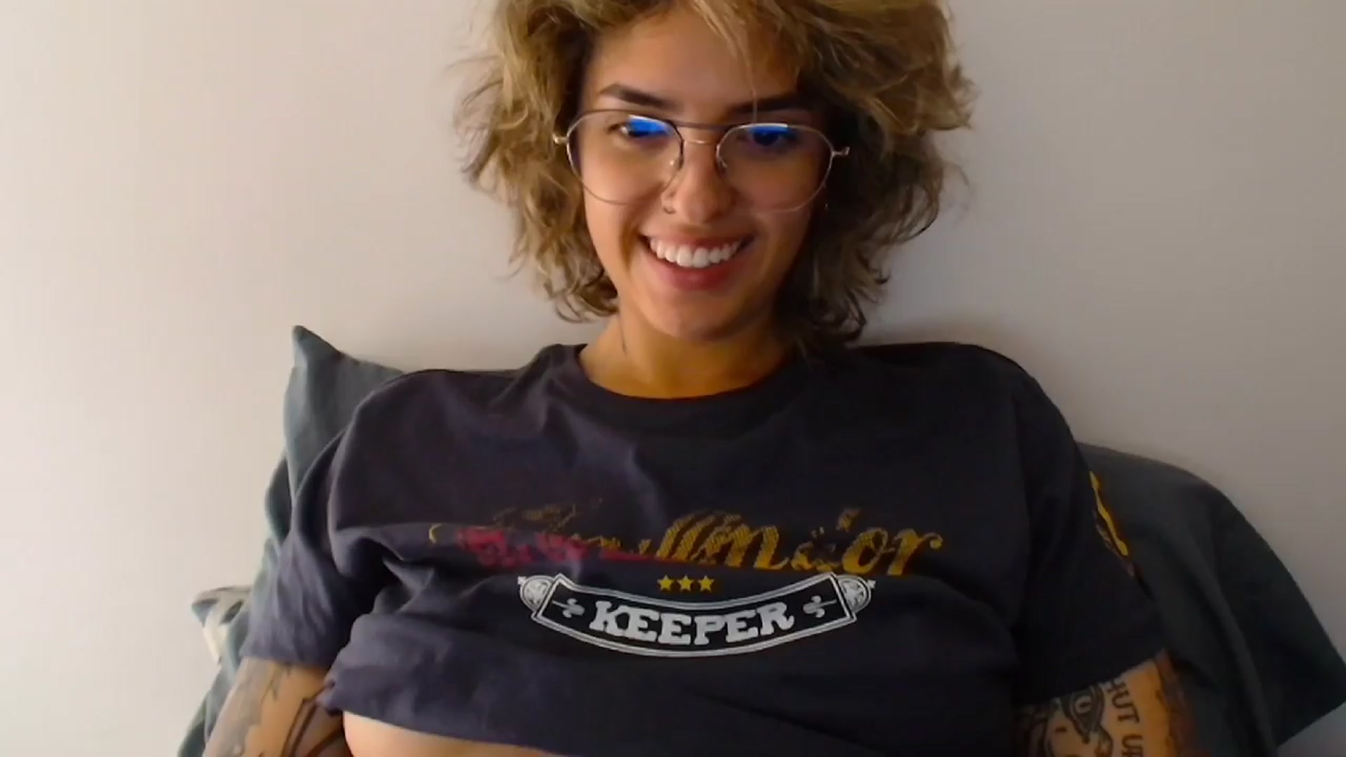 Gallery image thumbnail from RiversideCA's myfreecams stream on, 04/07/2024, 17:03 image 17 of 20