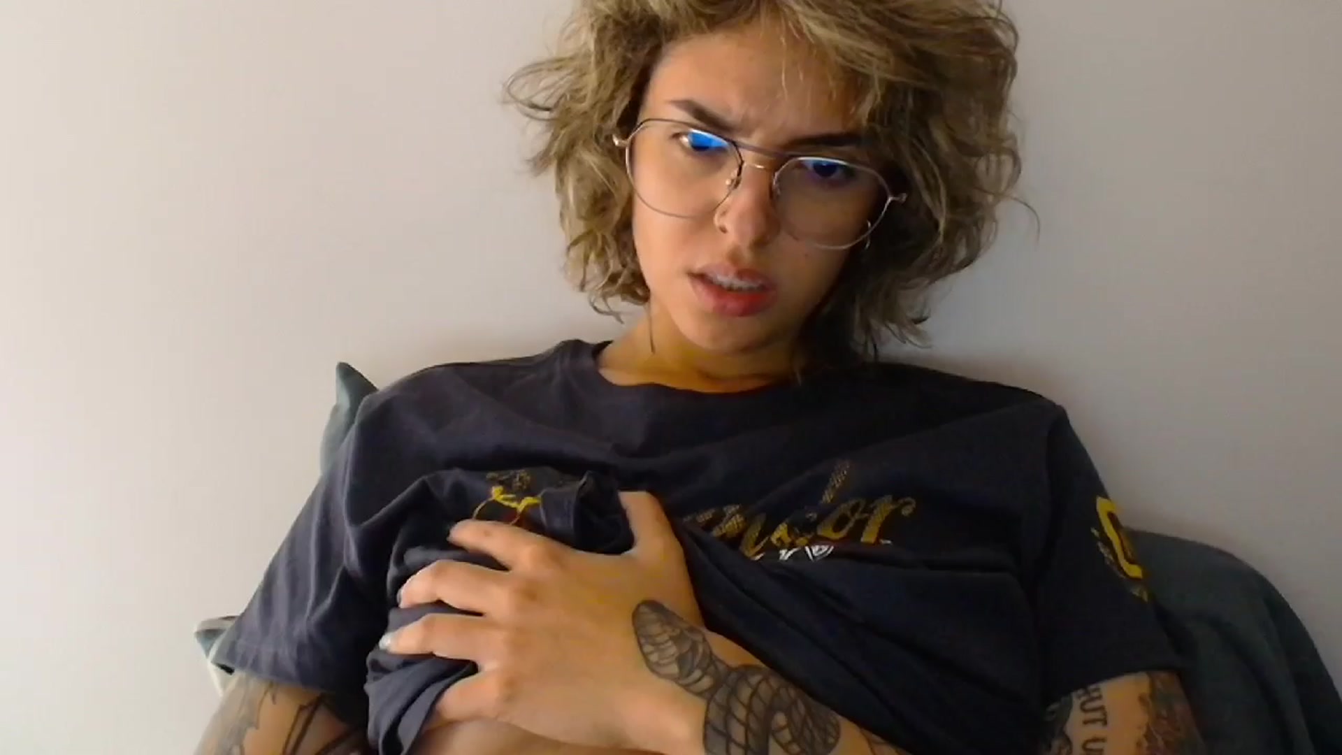 Gallery image thumbnail from RiversideCA's myfreecams stream on, 04/07/2024, 17:03 image 5 of 20