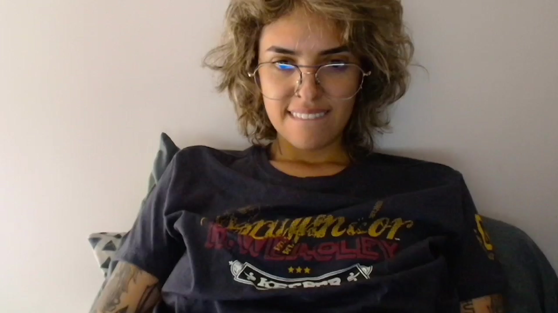 Gallery image thumbnail from RiversideCA's myfreecams stream on, 04/07/2024, 17:03 image 3 of 20