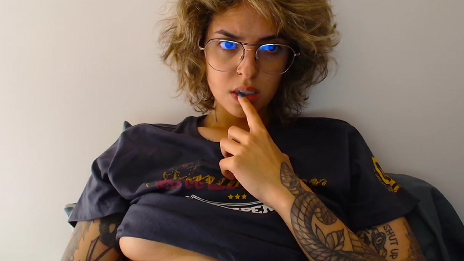 Gallery image thumbnail from RiversideCA's myfreecams stream on, 04/07/2024, 17:03 image 12 of 20