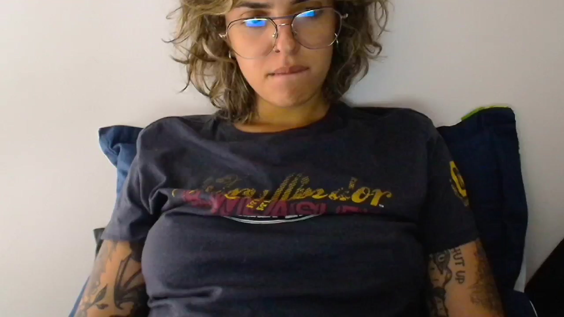 Gallery image thumbnail from RiversideCA's myfreecams stream on, 04/24/2024, 16:20 image 9 of 20
