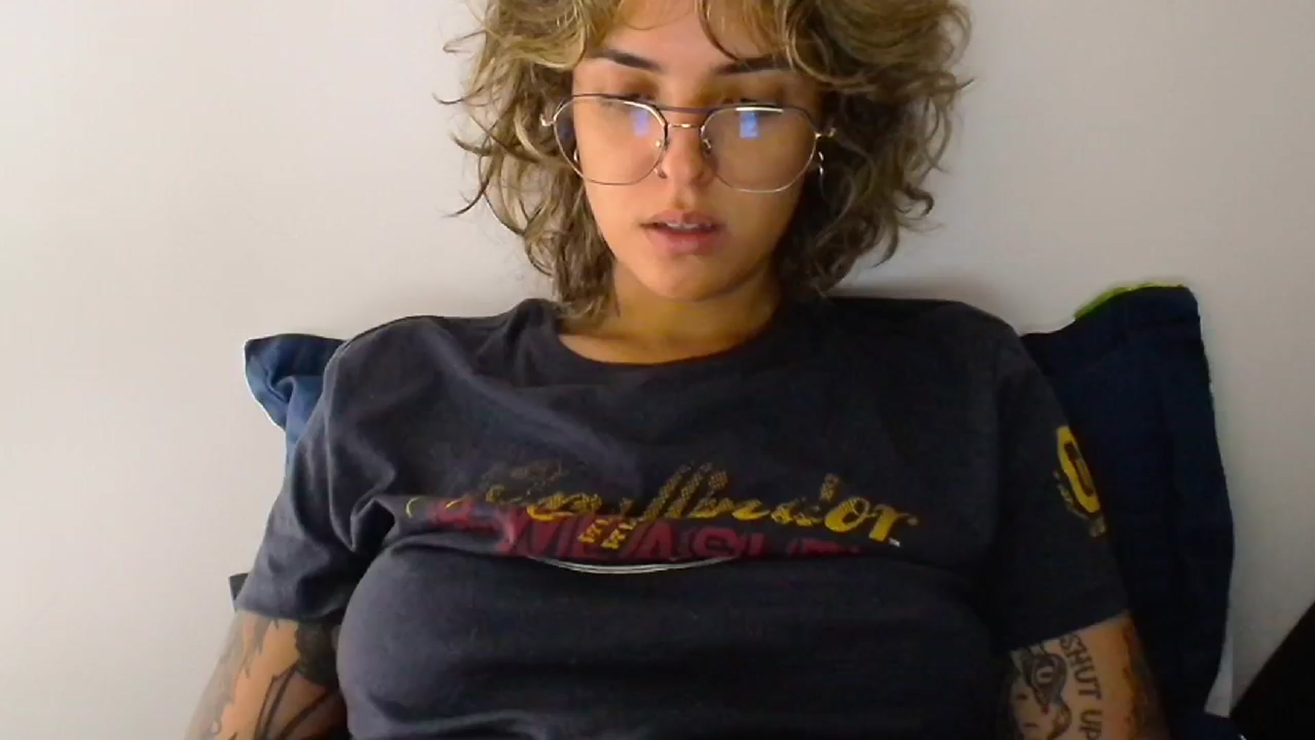Gallery image thumbnail from RiversideCA's myfreecams stream on, 04/24/2024, 16:20 image 11 of 20
