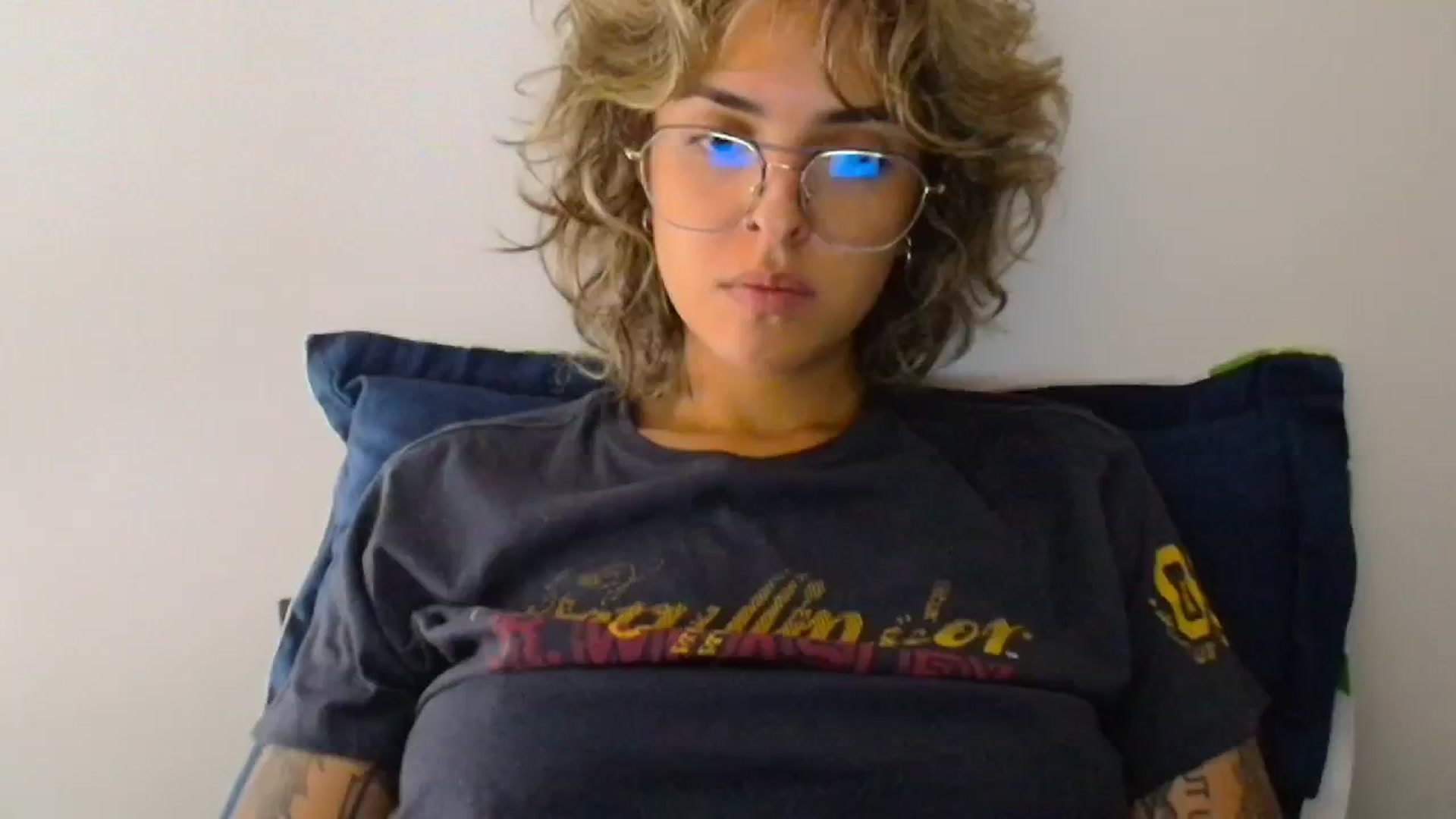 Gallery image thumbnail from RiversideCA's myfreecams stream on, 04/24/2024, 16:20 image 19 of 20