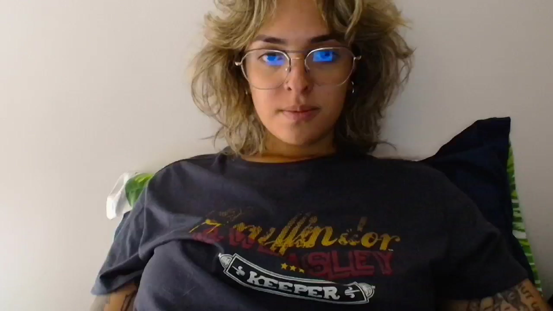 Gallery image thumbnail from RiversideCA's myfreecams stream on, 04/26/2024, 16:54 image 20 of 20