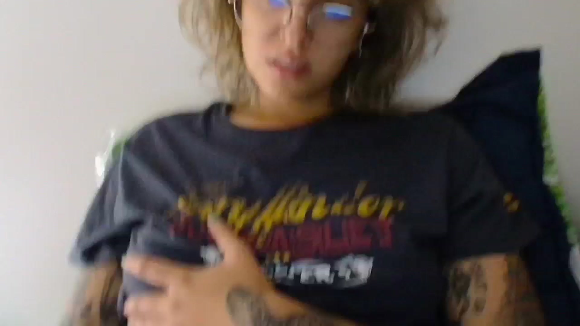 Gallery image thumbnail from RiversideCA's myfreecams stream on, 04/26/2024, 16:54 image 14 of 20