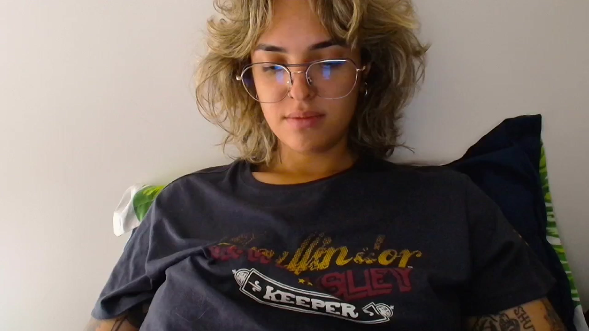 Gallery image thumbnail from RiversideCA's myfreecams stream on, 04/26/2024, 16:54 image 15 of 20