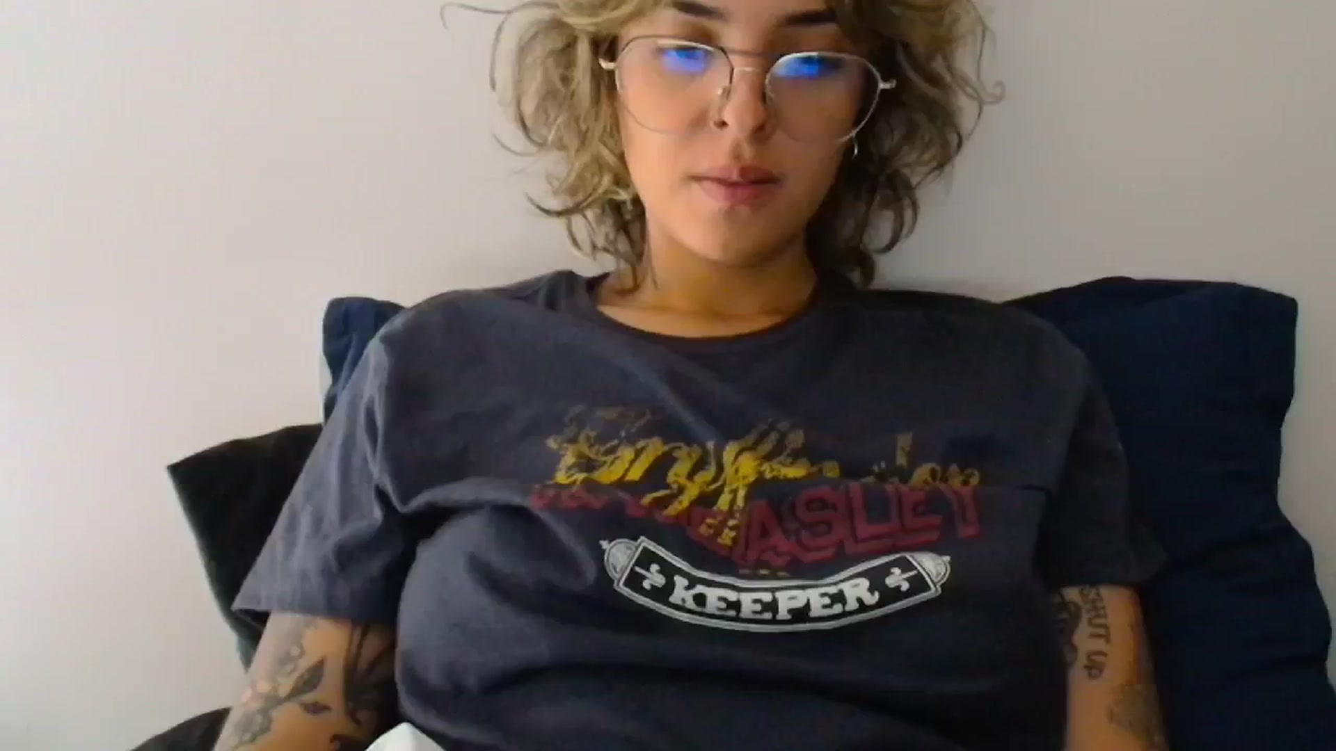 Gallery image thumbnail from RiversideCA's myfreecams stream on, 04/27/2024, 16:23 image 18 of 20