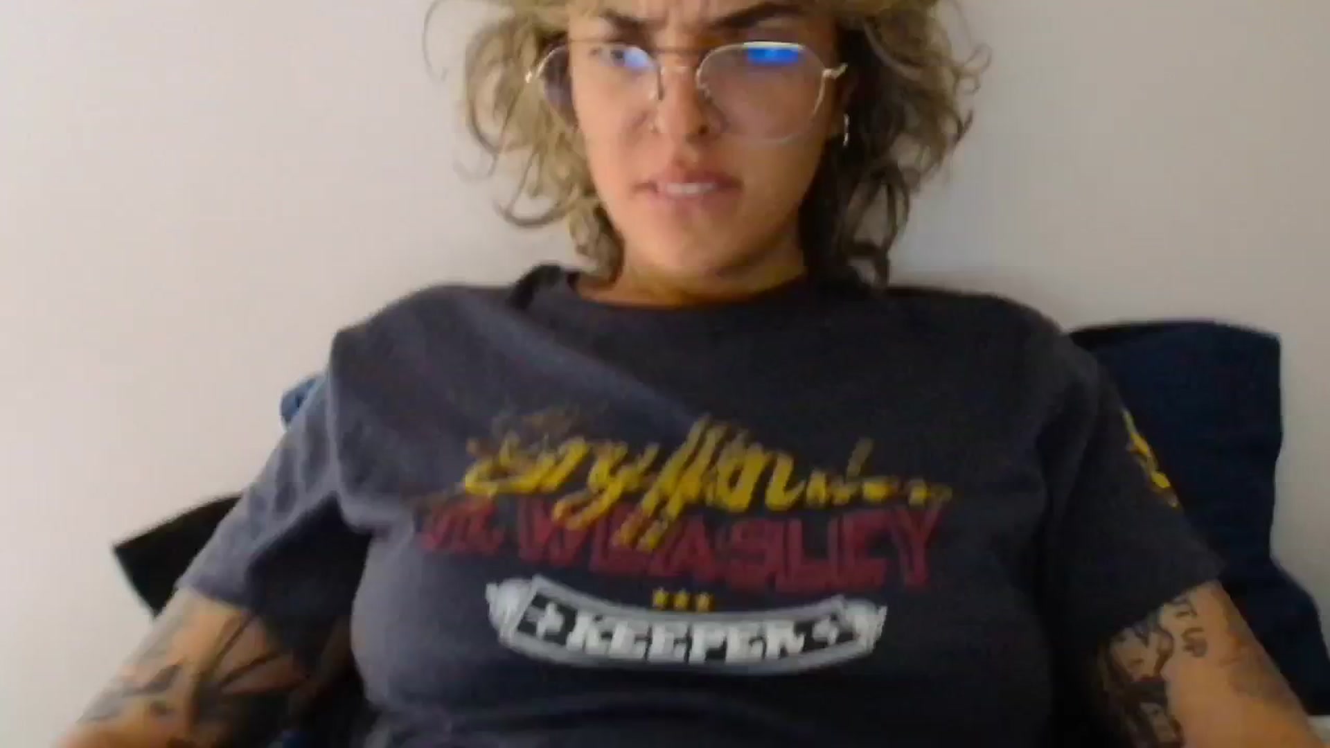 Gallery image thumbnail from RiversideCA's myfreecams stream on, 04/27/2024, 16:23 image 3 of 20