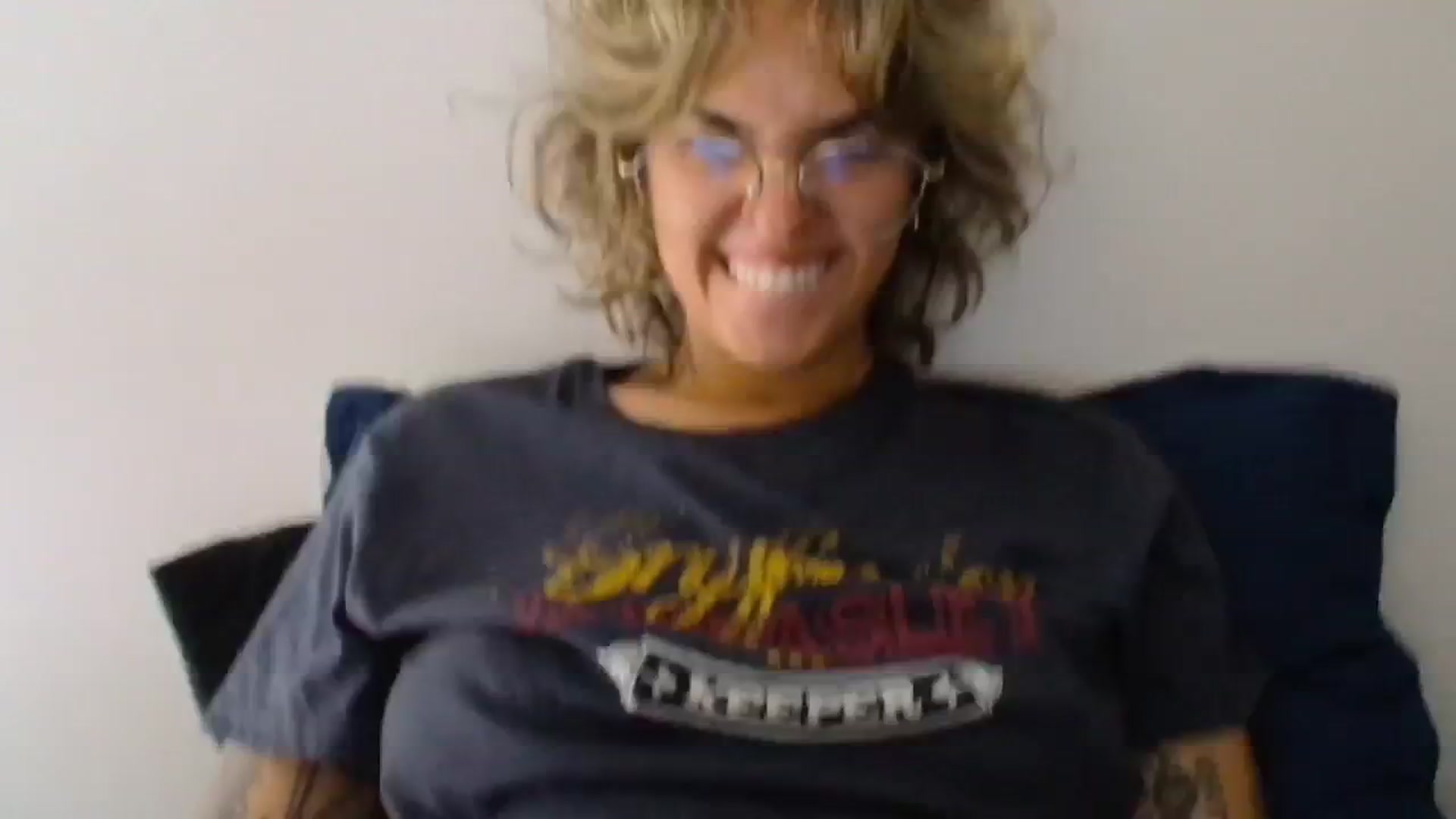 Gallery image thumbnail from RiversideCA's myfreecams stream on, 04/27/2024, 16:23 image 19 of 20