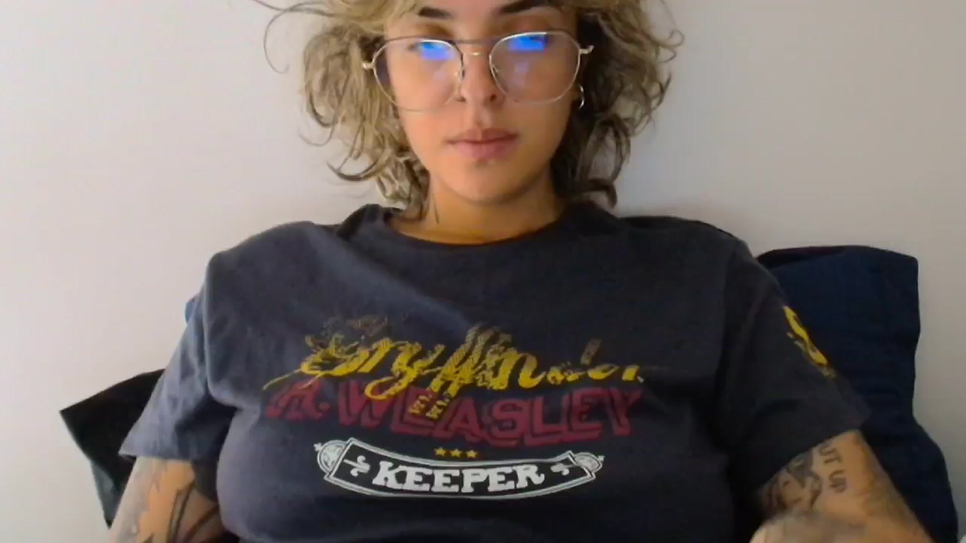 Gallery image thumbnail from RiversideCA's myfreecams stream on, 04/27/2024, 16:23 image 2 of 20