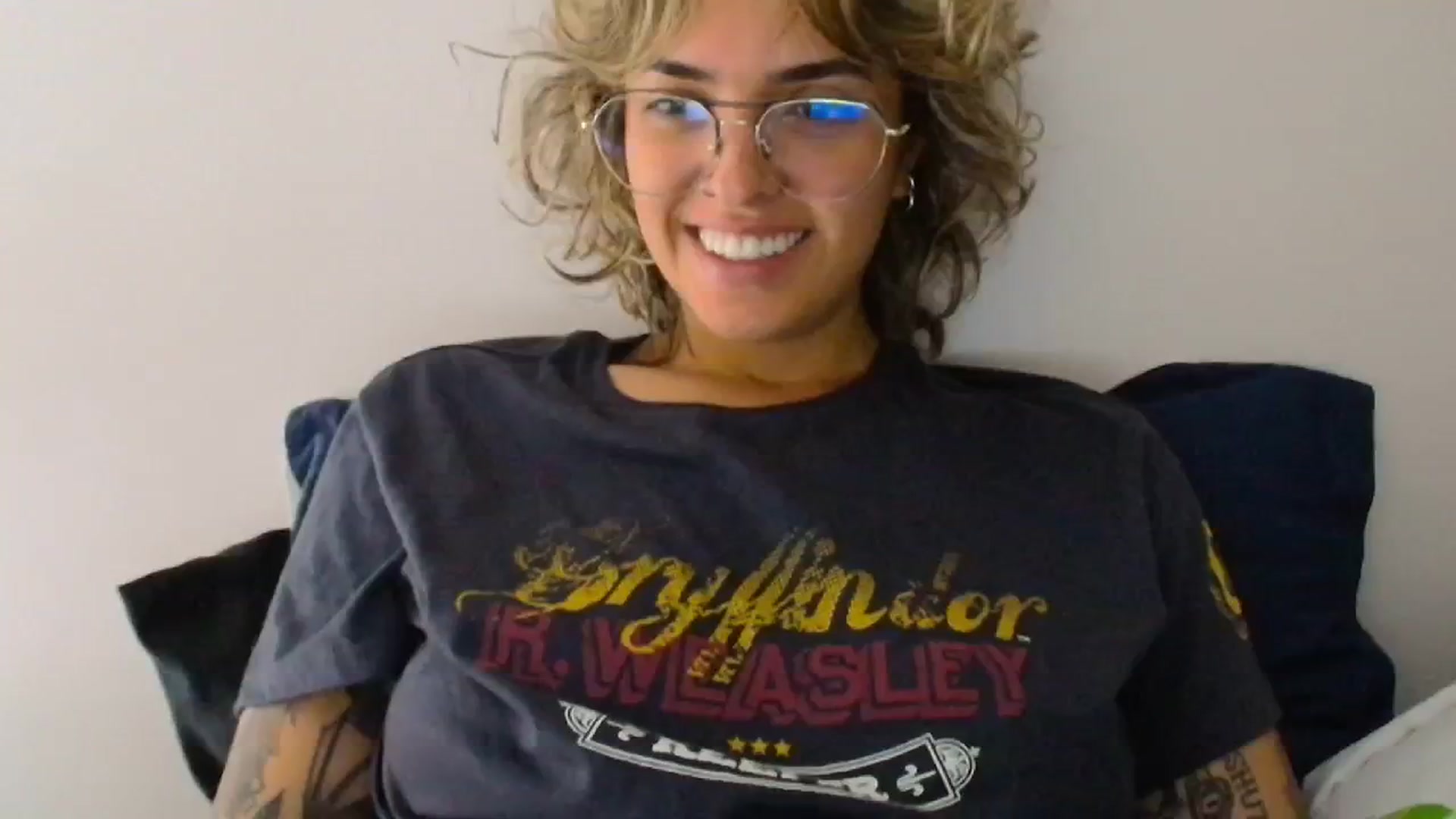 Gallery image thumbnail from RiversideCA's myfreecams stream on, 04/27/2024, 16:23 image 9 of 20