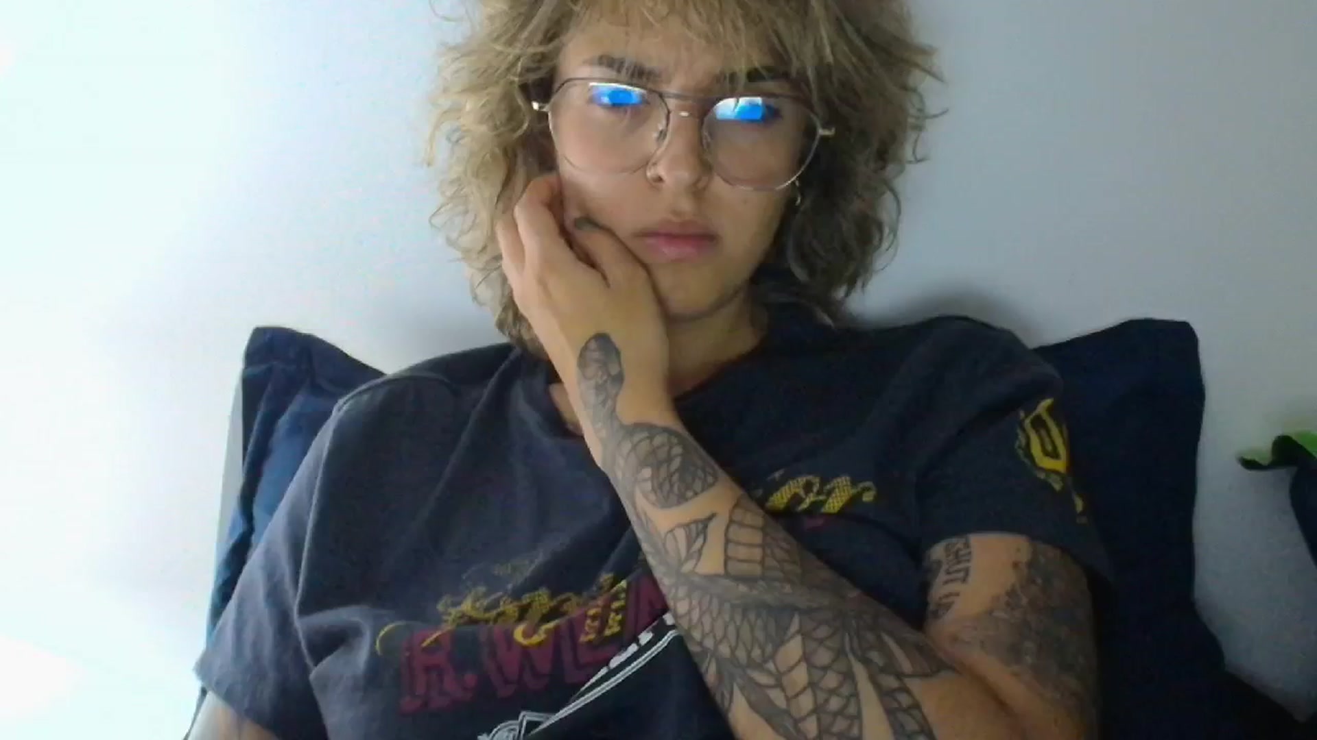 Gallery image thumbnail from RiversideCA's myfreecams stream on, 05/02/2024, 06:25 image 10 of 20