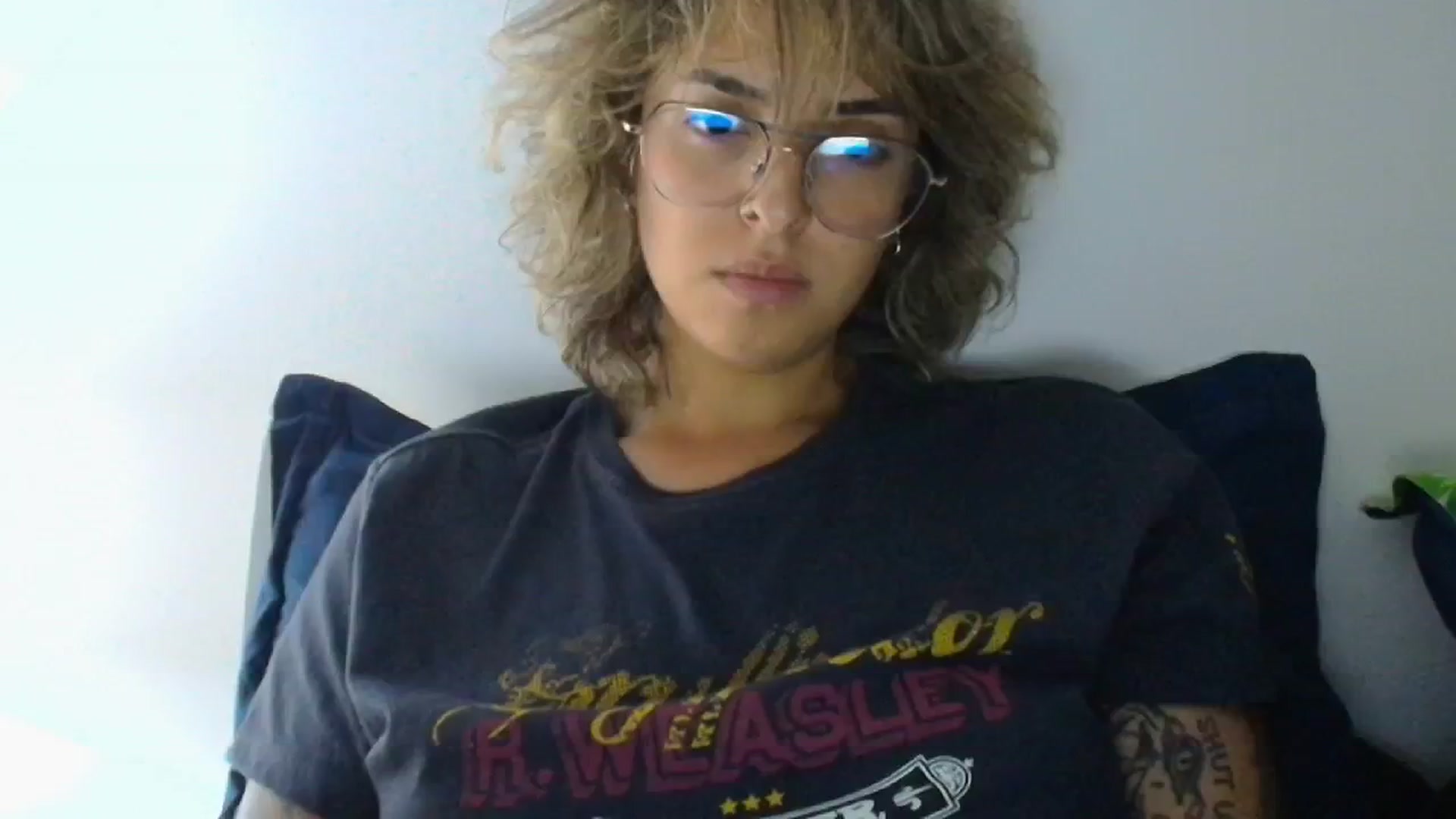 Gallery image thumbnail from RiversideCA's myfreecams stream on, 05/02/2024, 06:25 image 14 of 20