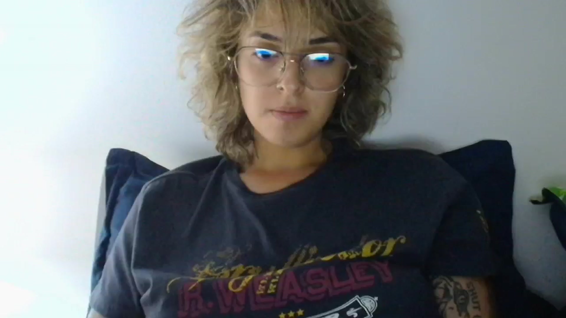 Gallery image thumbnail from RiversideCA's myfreecams stream on, 05/02/2024, 06:25 image 13 of 20