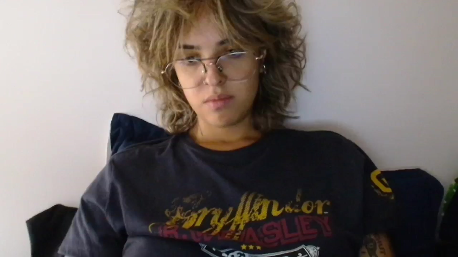 Gallery image thumbnail from RiversideCA's myfreecams stream on, 05/02/2024, 16:31 image 13 of 20