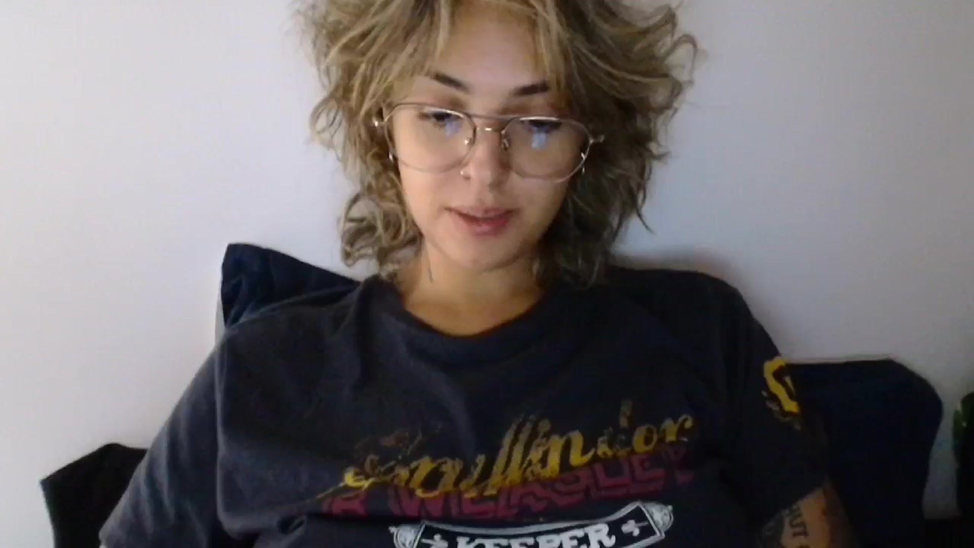 Gallery image thumbnail from RiversideCA's myfreecams stream on, 05/02/2024, 16:31 image 4 of 20