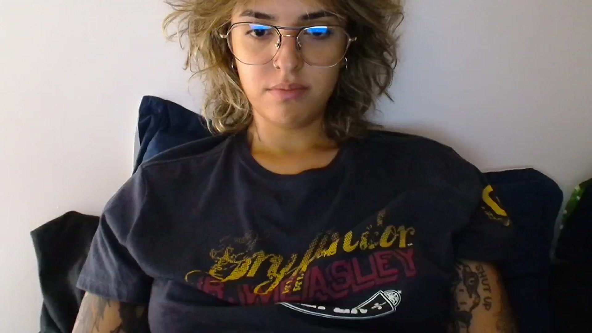 Gallery image thumbnail from RiversideCA's myfreecams stream on, 05/02/2024, 16:31 image 17 of 20