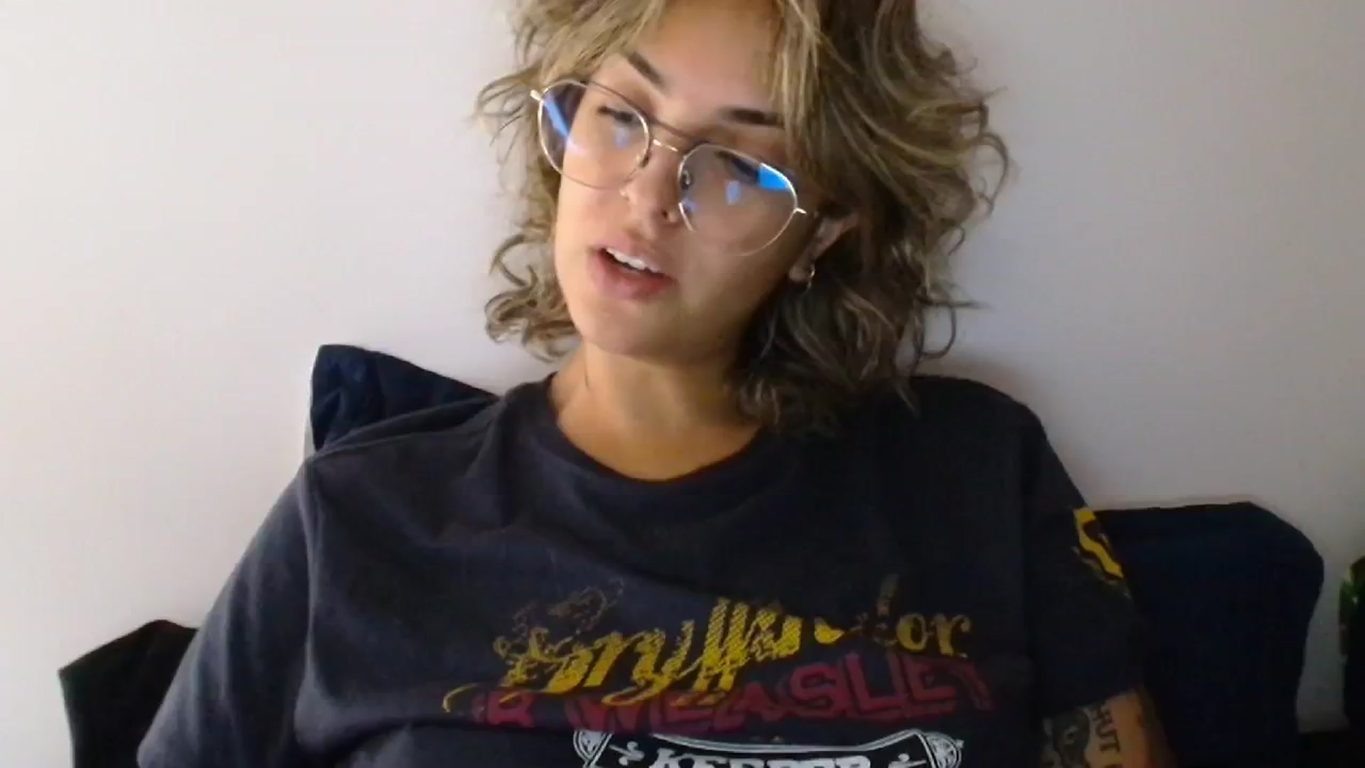 Gallery image thumbnail from RiversideCA's myfreecams stream on, 05/02/2024, 16:31 image 7 of 20