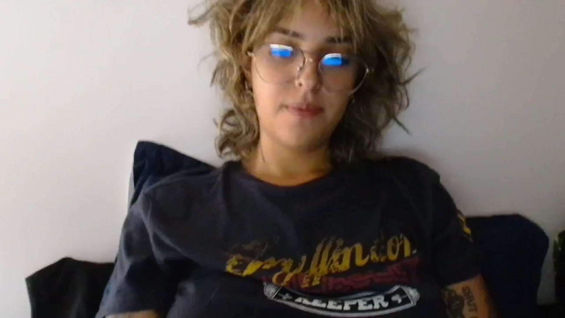 Gallery image thumbnail from RiversideCA's myfreecams stream on, 05/02/2024, 16:31 image 8 of 20