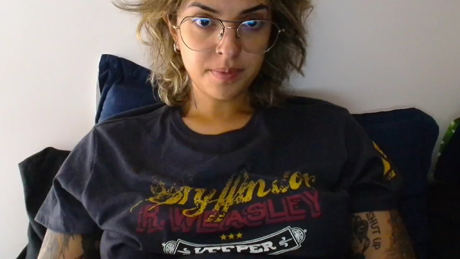 Gallery image thumbnail from RiversideCA's myfreecams stream on, 05/02/2024, 17:03 image 7 of 20