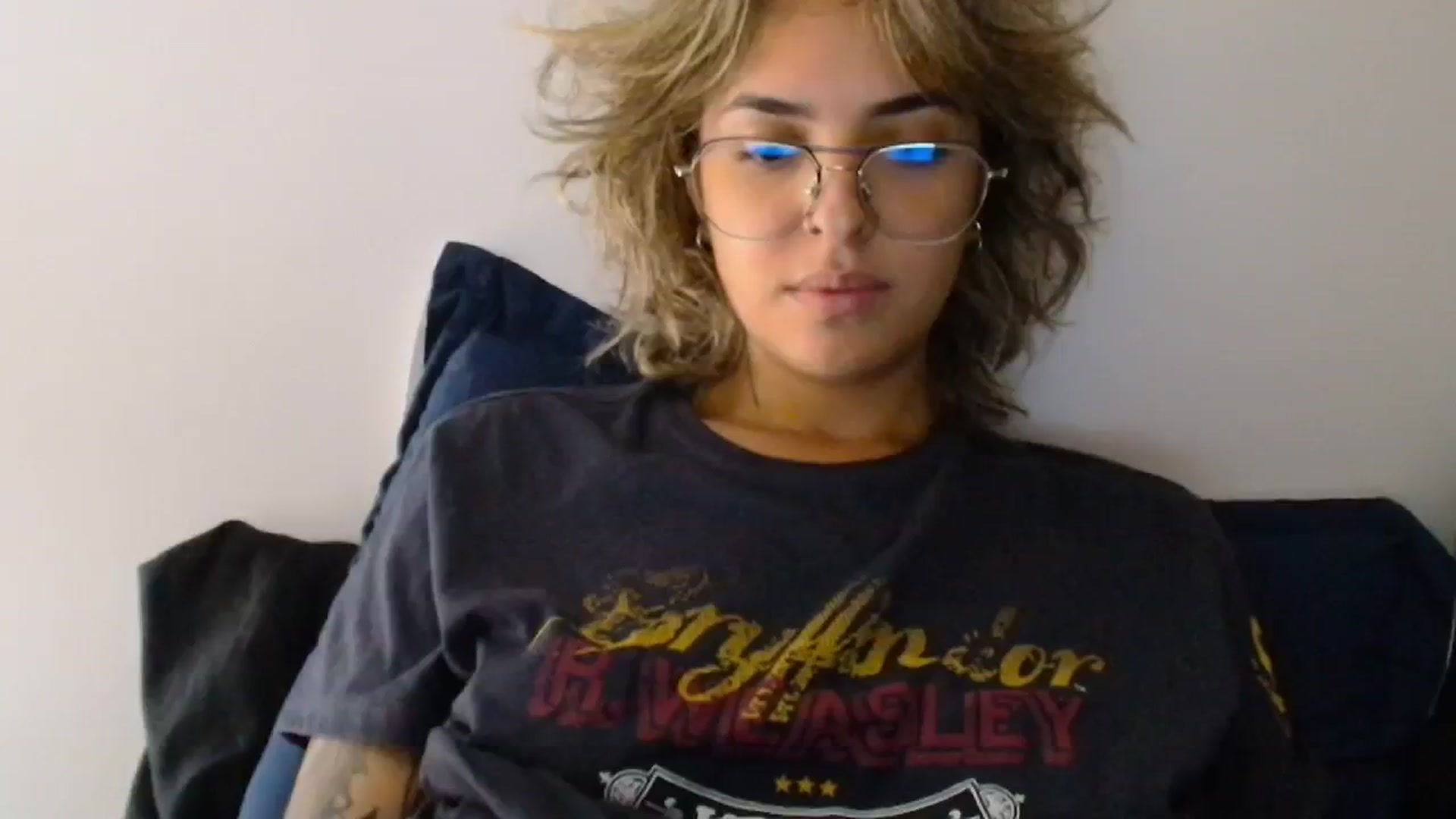 Gallery image thumbnail from RiversideCA's myfreecams stream on, 05/02/2024, 17:44 image 12 of 20
