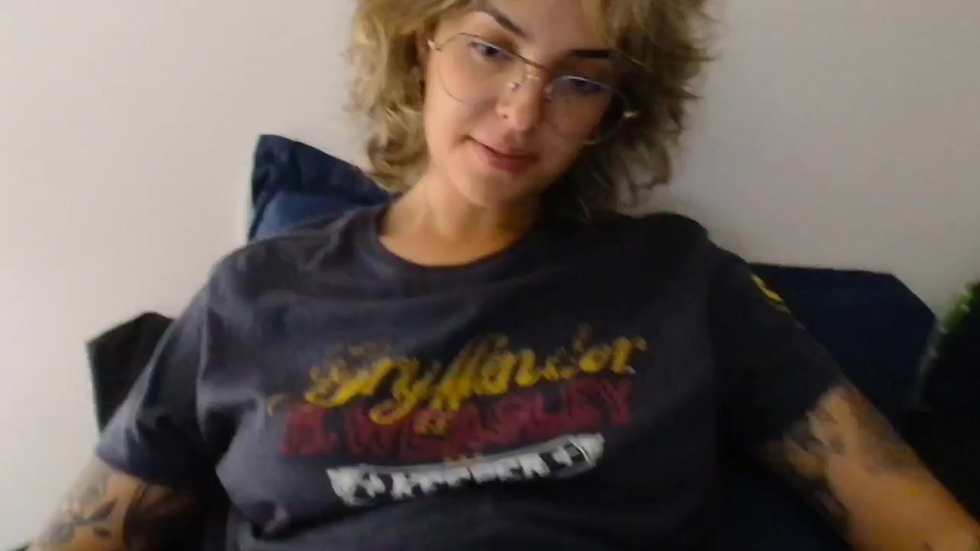 Gallery image thumbnail from RiversideCA's myfreecams stream on, 05/02/2024, 17:44 image 7 of 20
