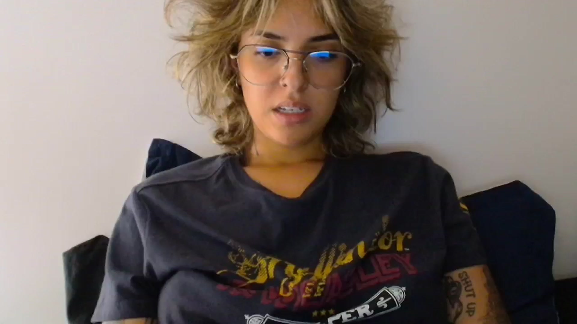 Gallery image thumbnail from RiversideCA's myfreecams stream on, 05/02/2024, 18:06 image 5 of 20
