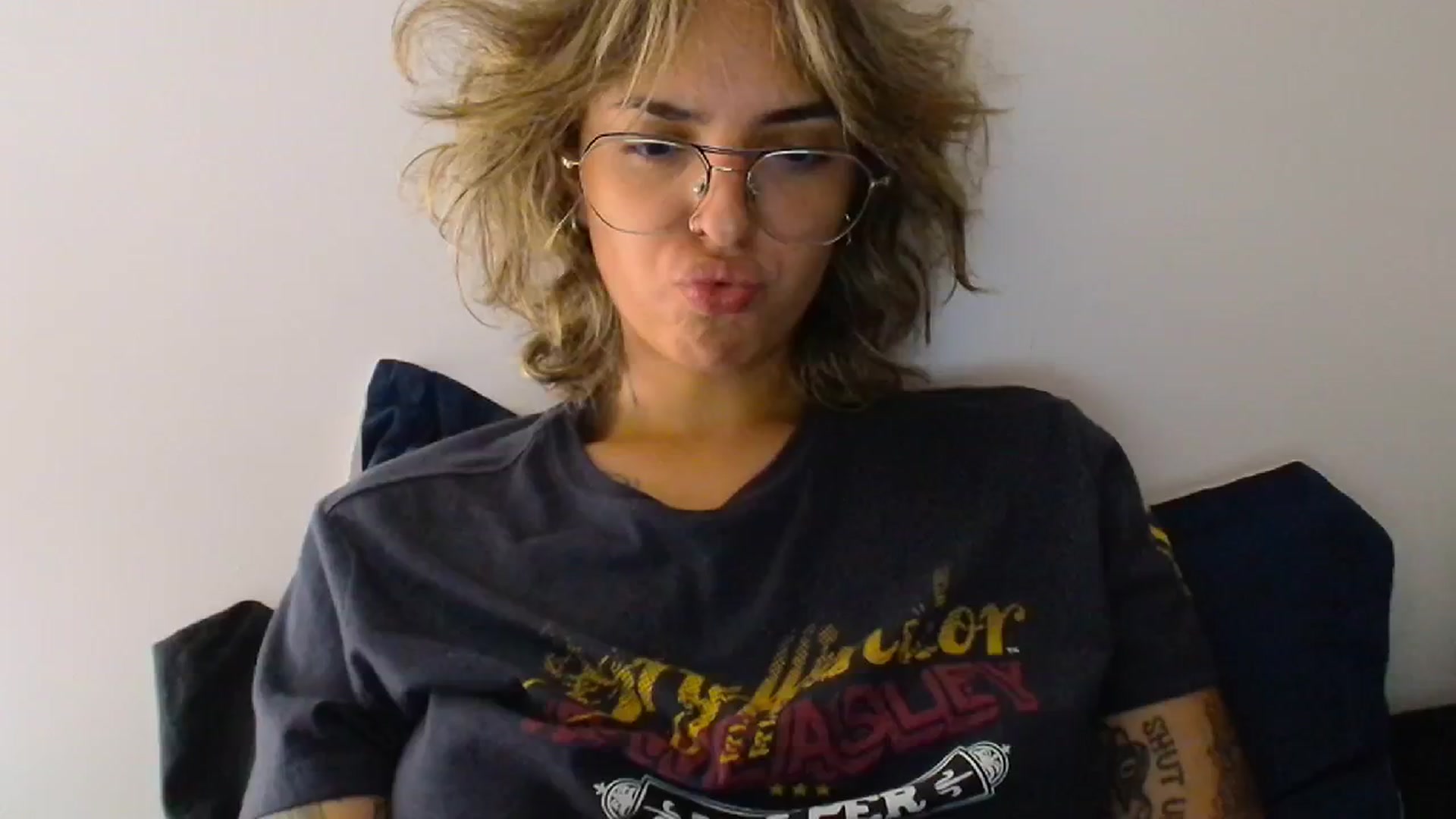 Gallery image thumbnail from RiversideCA's myfreecams stream on, 05/02/2024, 18:06 image 8 of 20