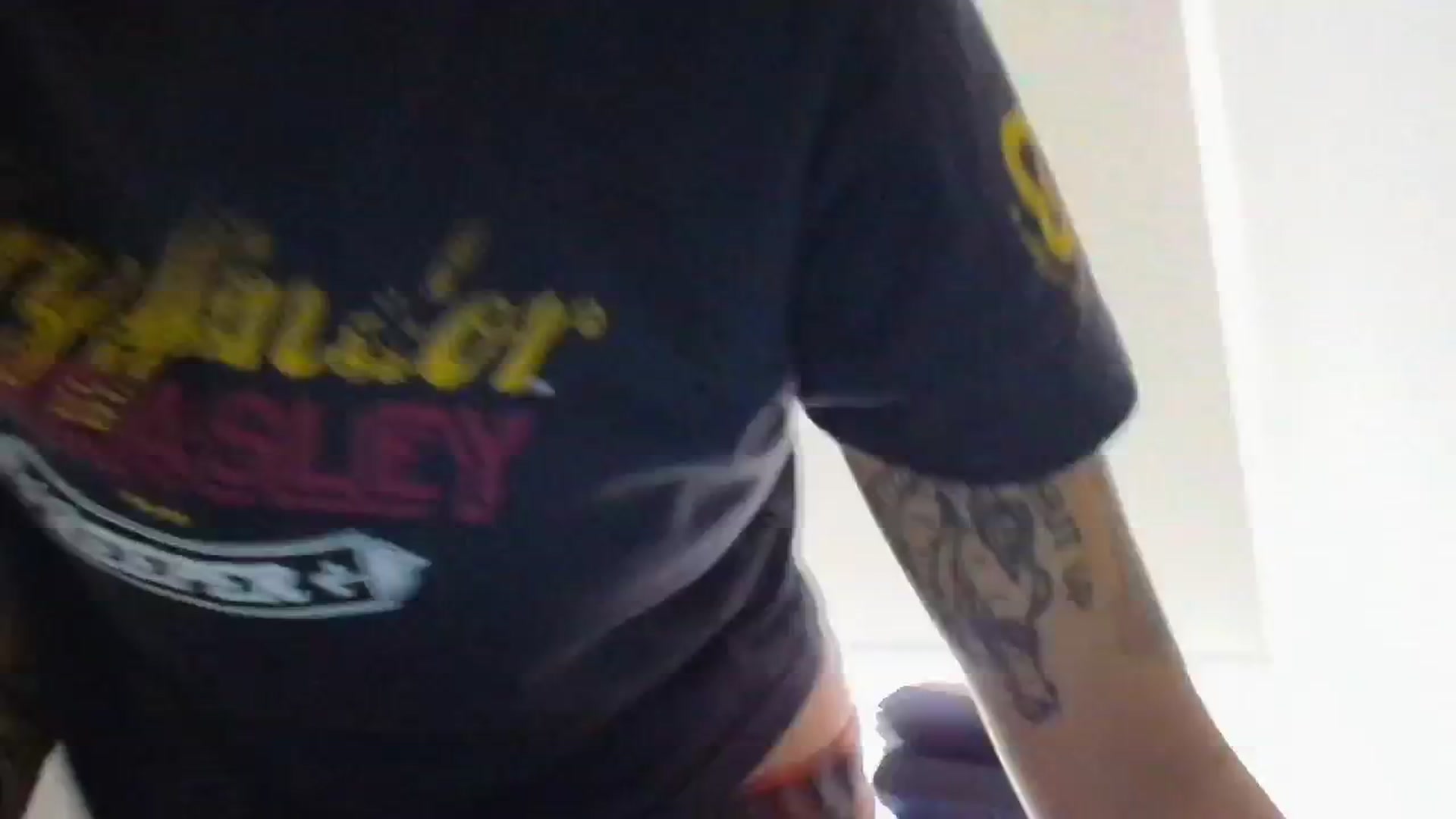 Gallery image thumbnail from RiversideCA's myfreecams stream on, 05/02/2024, 18:06 image 3 of 20