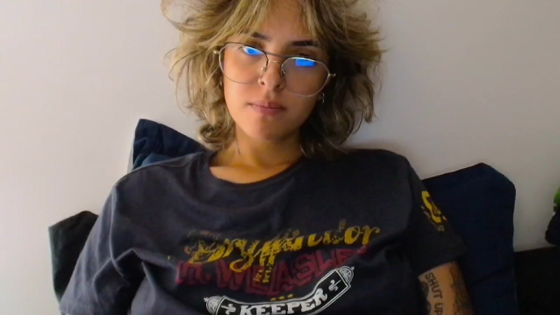 Gallery image thumbnail from RiversideCA's myfreecams stream on, 05/02/2024, 18:06 image 15 of 20