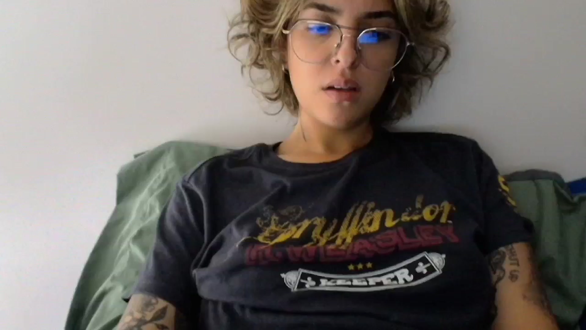 Gallery image thumbnail from RiversideCA's myfreecams stream on, 05/11/2024, 16:31 image 16 of 20