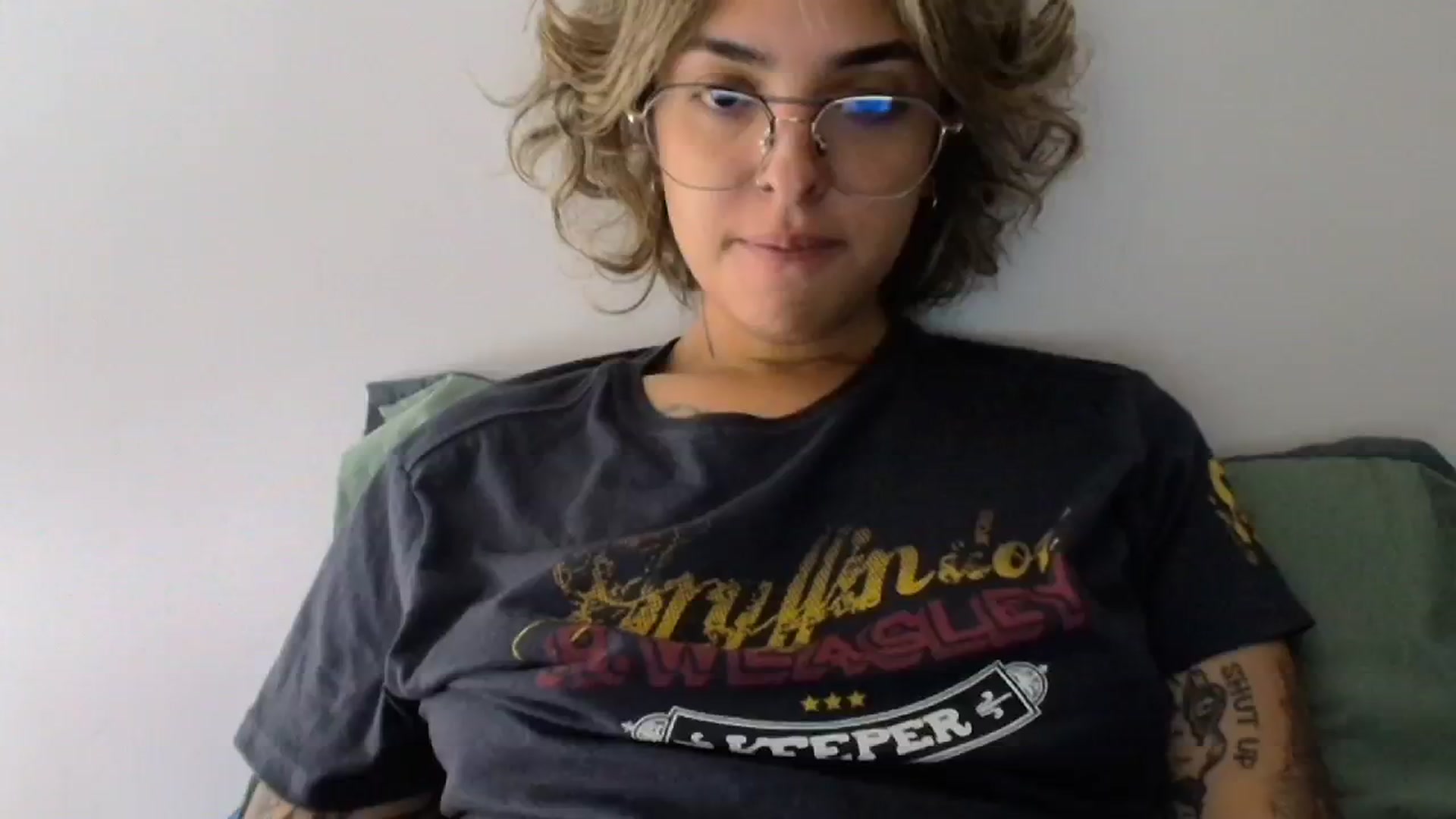 Gallery image thumbnail from RiversideCA's myfreecams stream on, 05/11/2024, 16:54 image 15 of 20