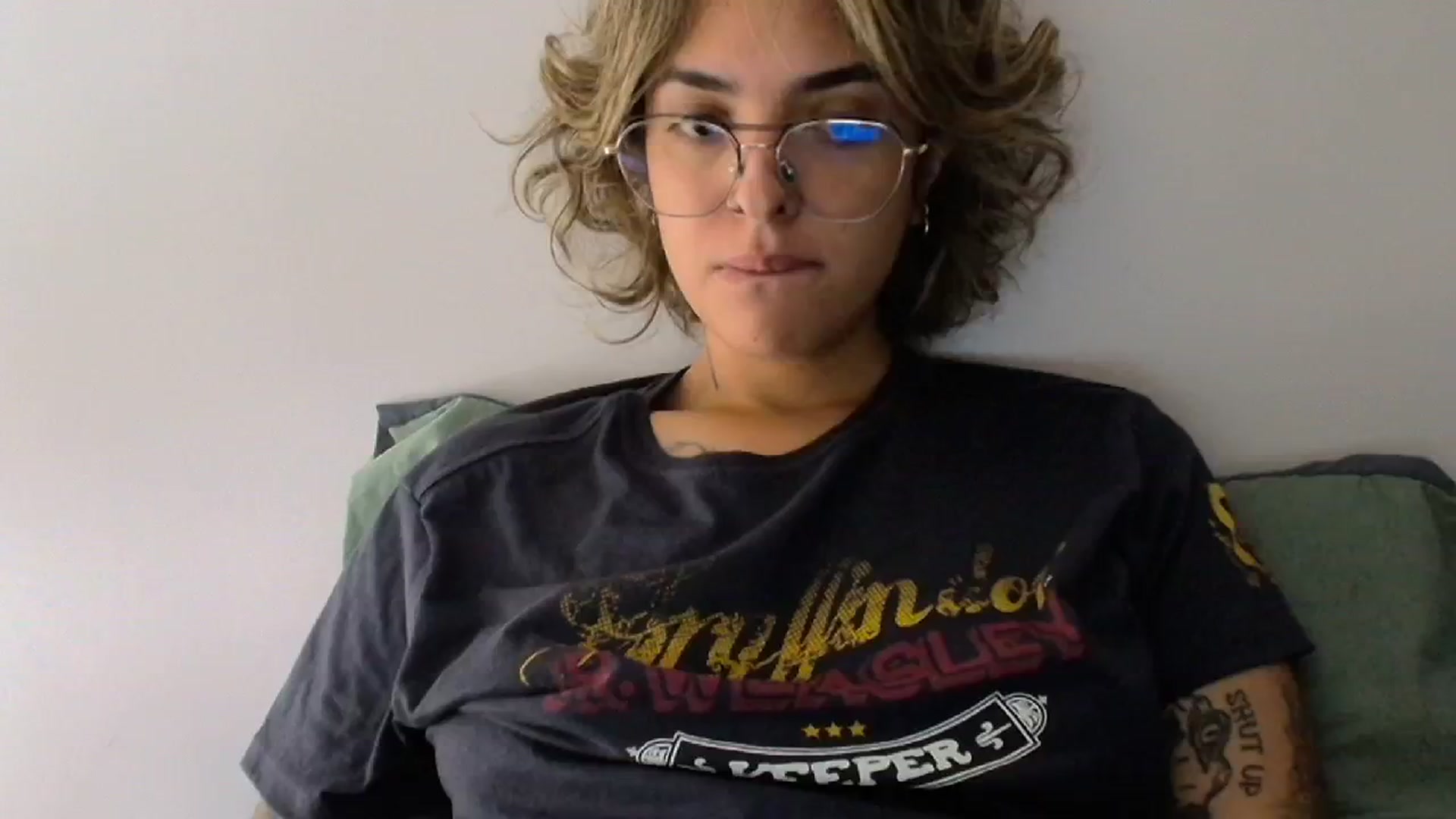 Gallery image thumbnail from RiversideCA's myfreecams stream on, 05/11/2024, 16:54 image 18 of 20