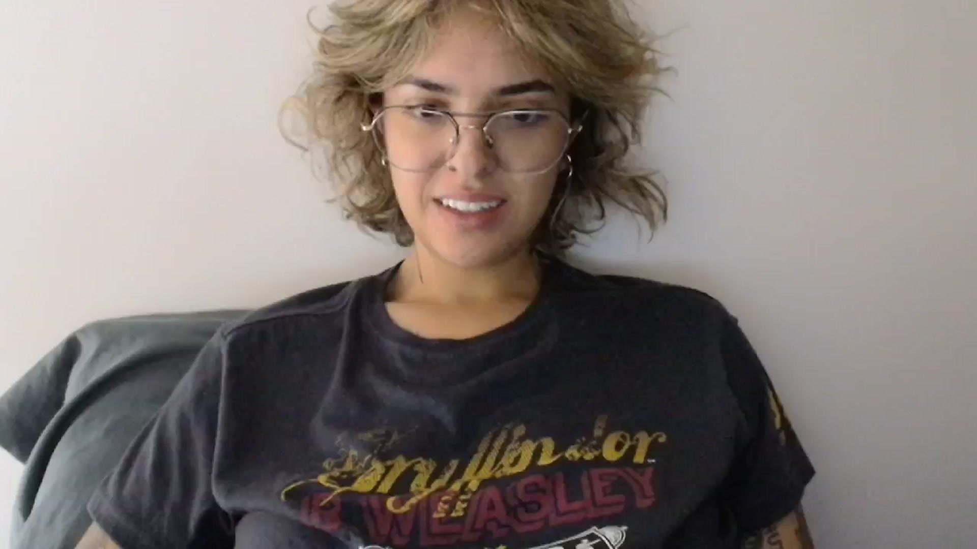 Gallery image thumbnail from RiversideCA's myfreecams stream on, 05/14/2024, 16:24 image 14 of 20