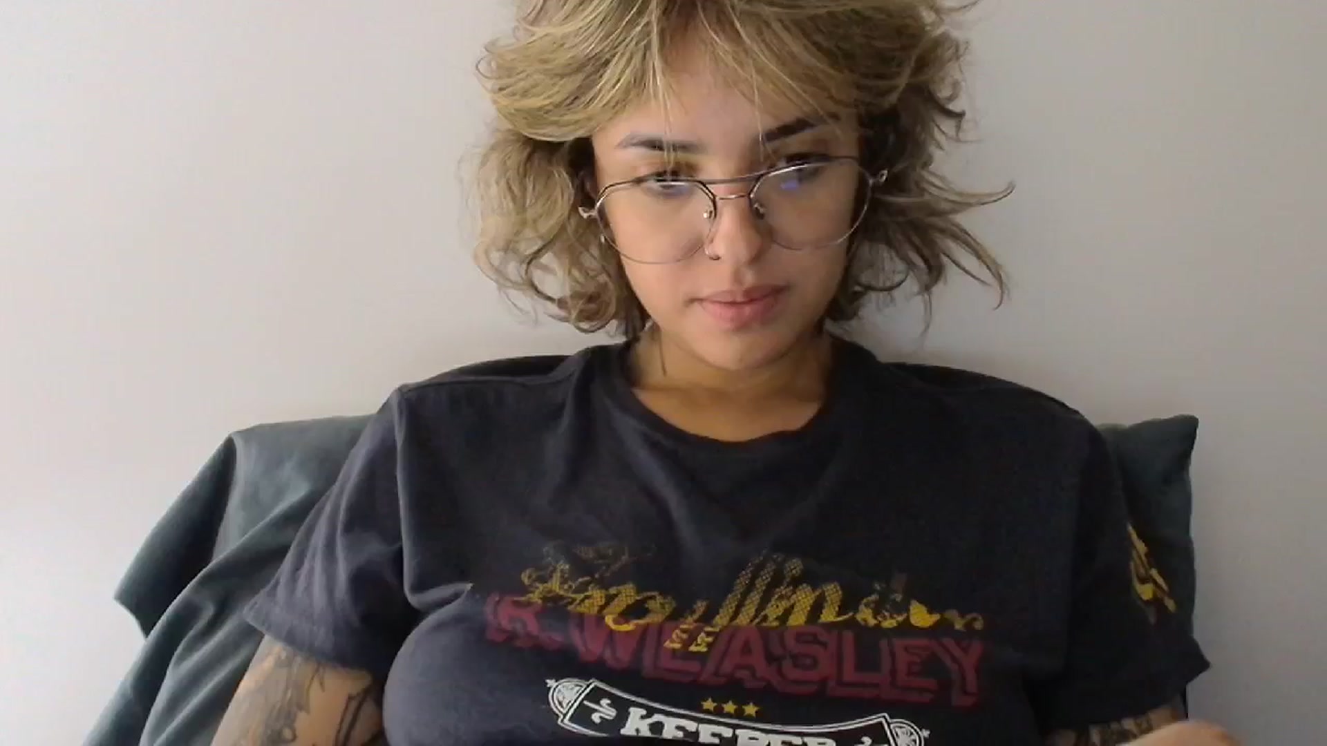 Gallery image thumbnail from RiversideCA's myfreecams stream on, 05/14/2024, 16:43 image 15 of 20