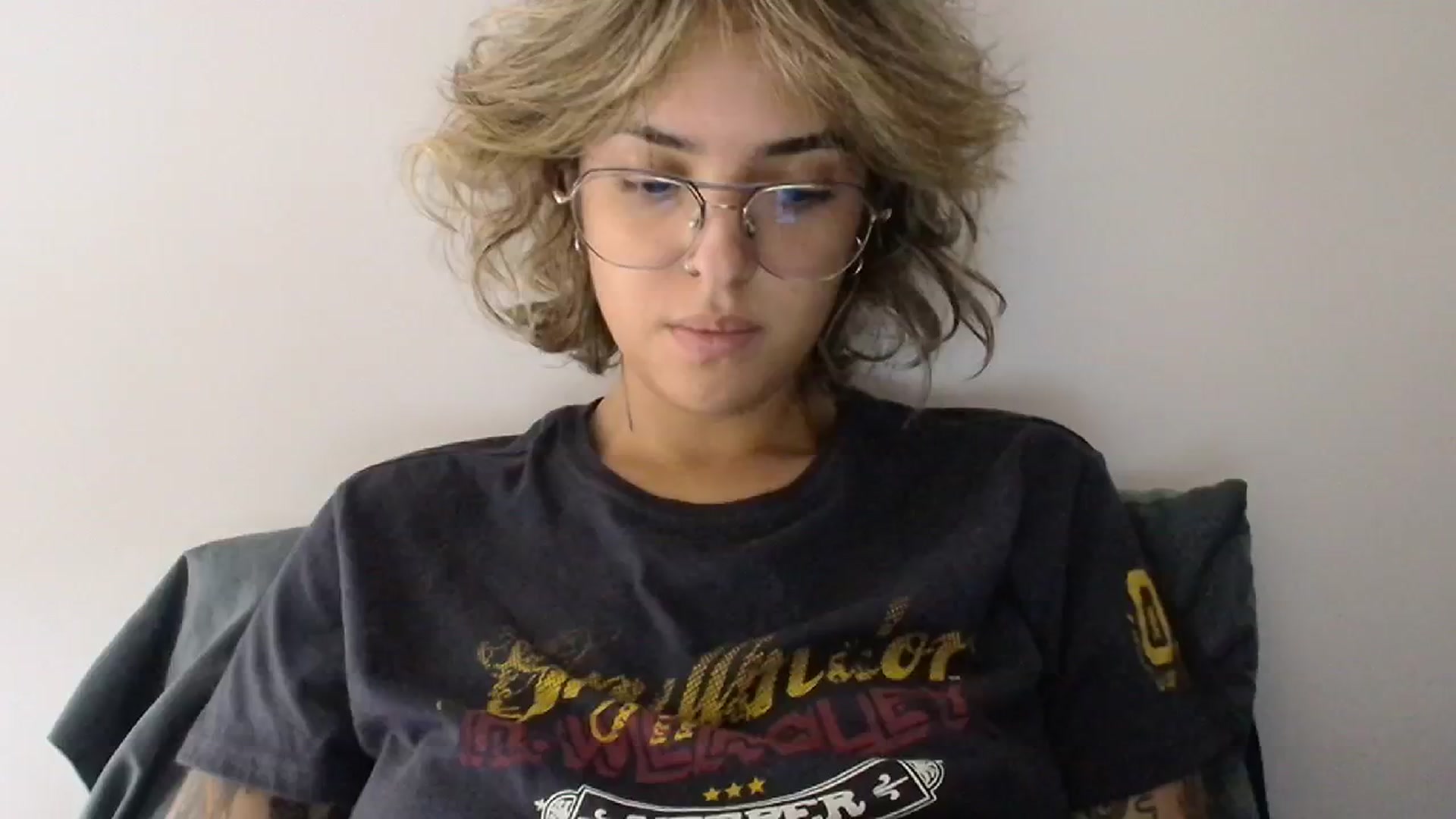 Gallery image thumbnail from RiversideCA's myfreecams stream on, 05/14/2024, 16:43 image 1 of 20
