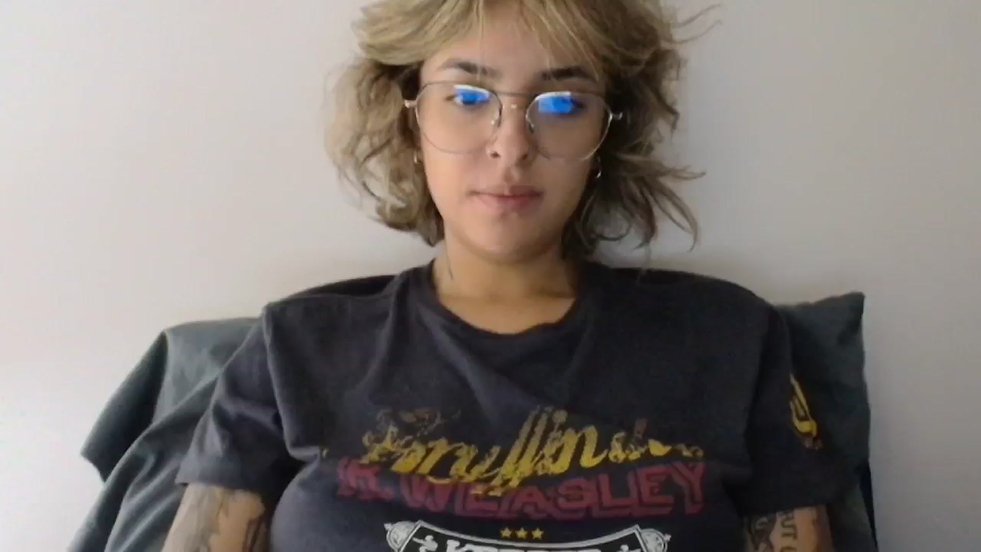 Gallery image thumbnail from RiversideCA's myfreecams stream on, 05/14/2024, 16:43 image 19 of 20