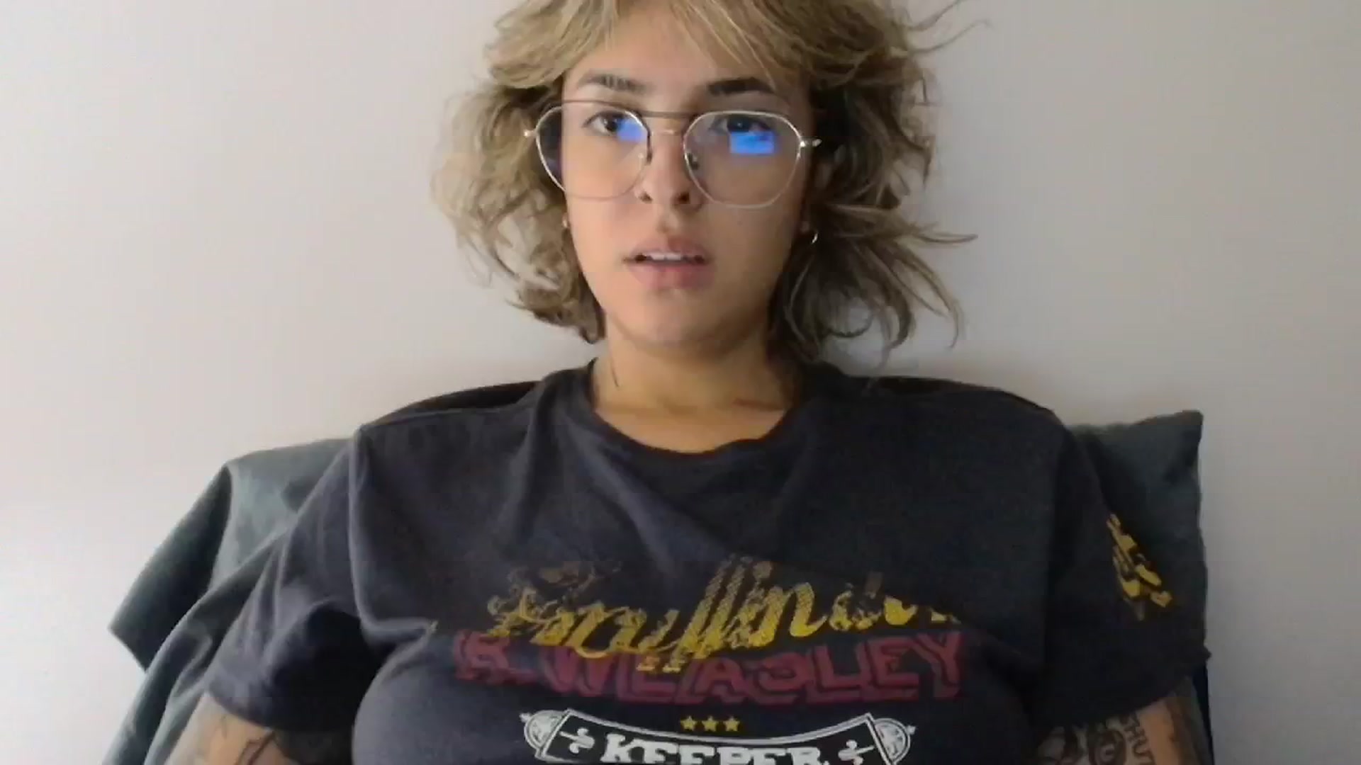 Gallery image thumbnail from RiversideCA's myfreecams stream on, 05/14/2024, 16:43 image 16 of 20