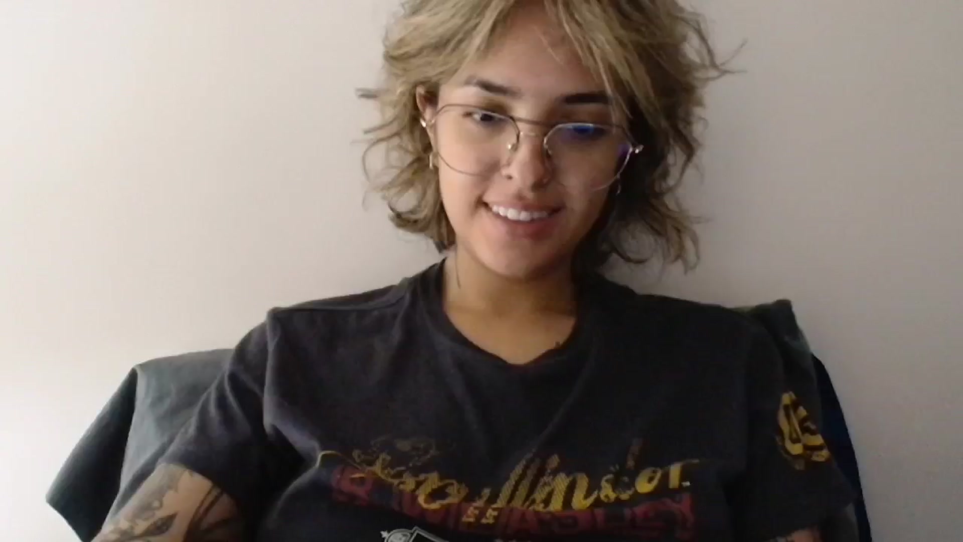 Gallery image thumbnail from RiversideCA's myfreecams stream on, 05/14/2024, 17:28 image 7 of 20