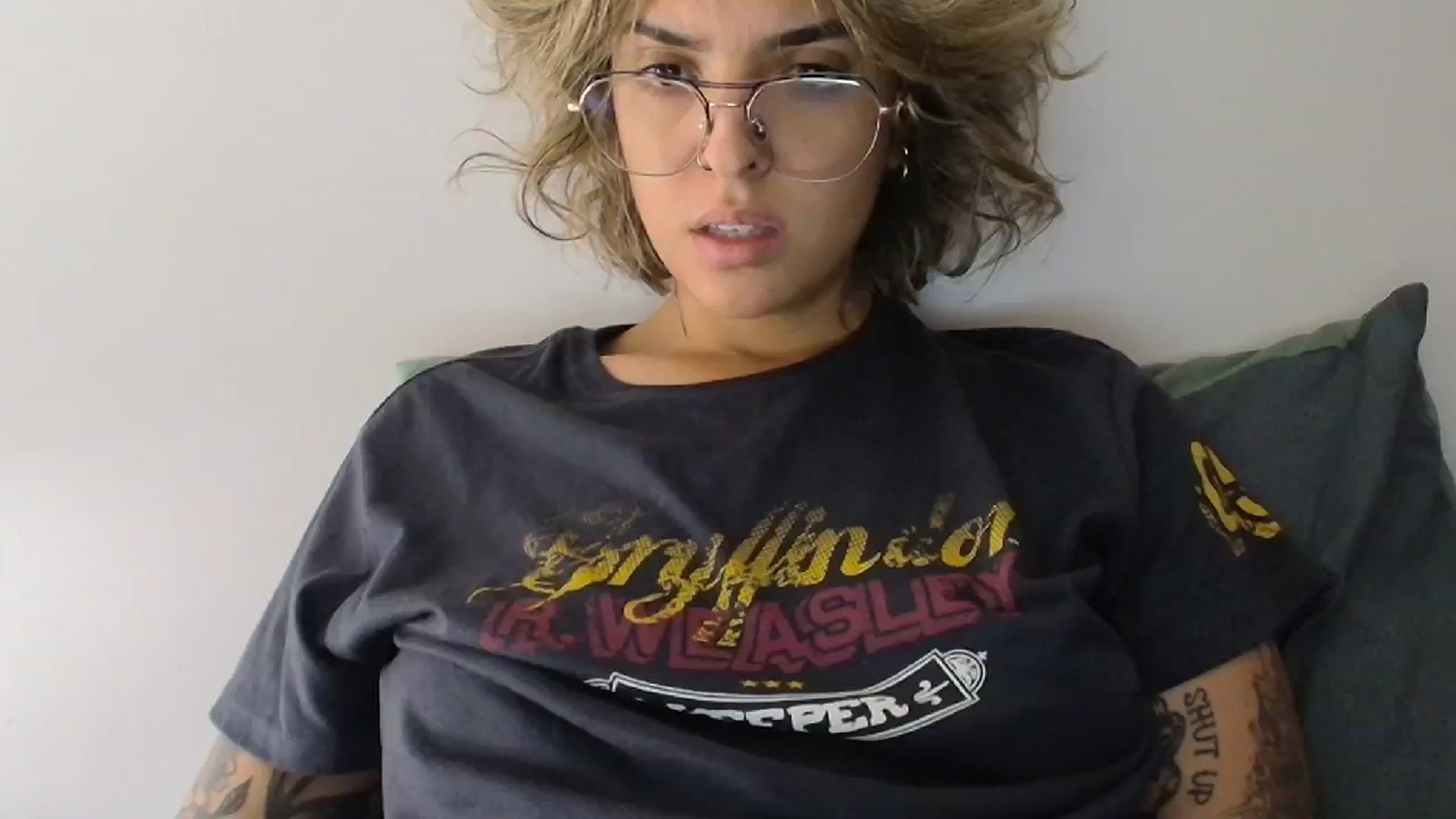 Gallery image thumbnail from RiversideCA's myfreecams stream on, 05/18/2024, 18:25 image 17 of 20