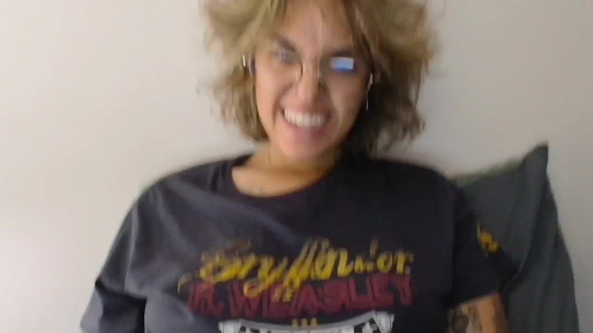 Gallery image thumbnail from RiversideCA's myfreecams stream on, 05/18/2024, 18:25 image 16 of 20